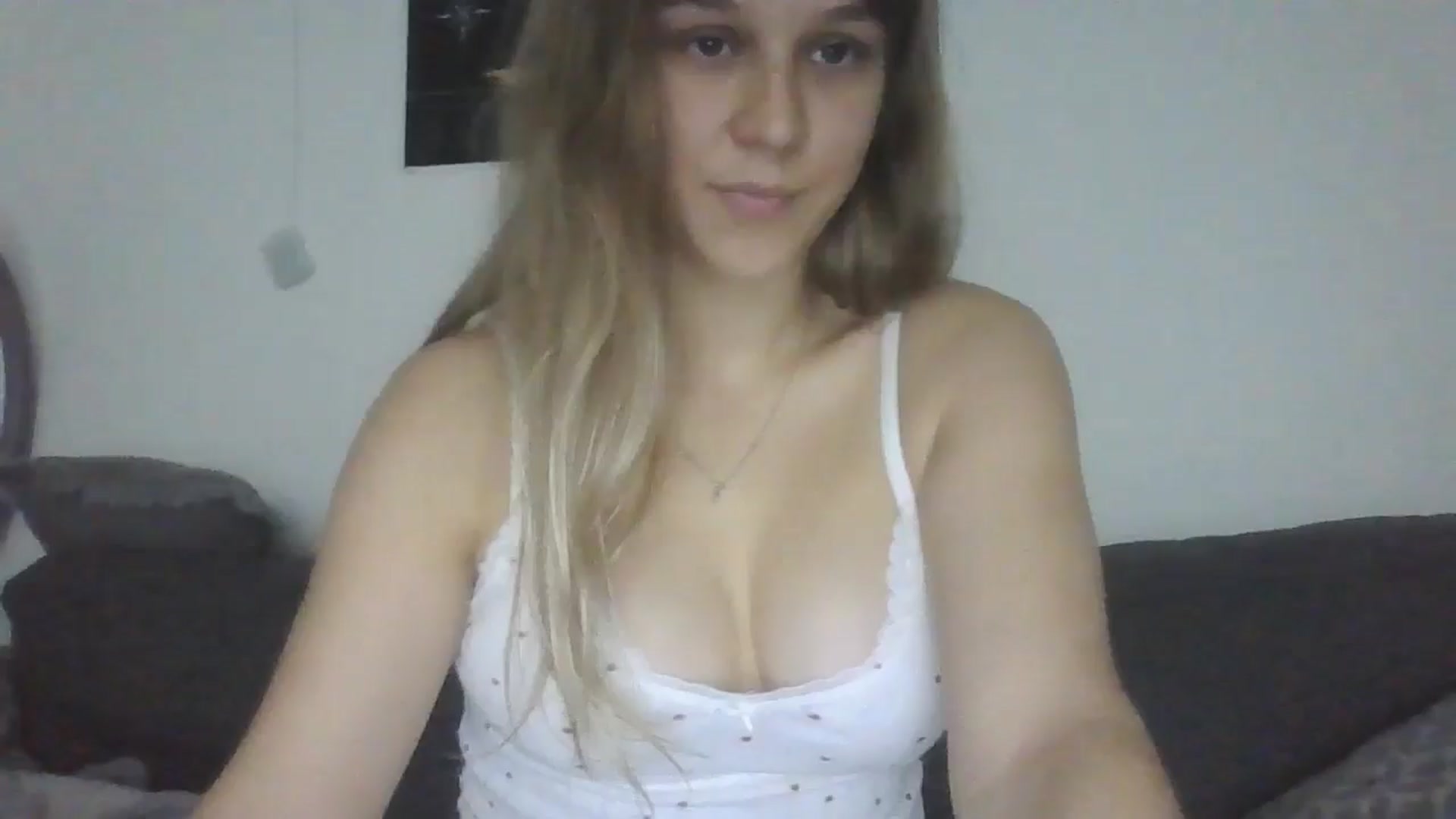 Gallery image thumbnail from Hot_kitty19's myfreecams stream on, 10/19/2025, 15:38 image 1 of 20