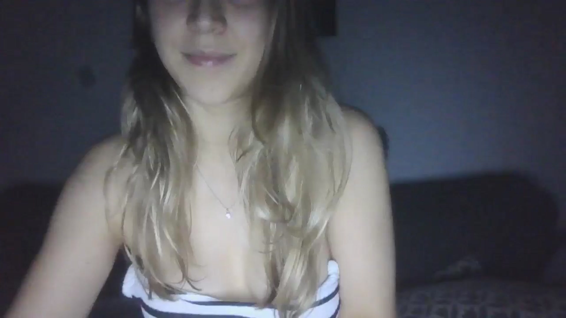 Gallery image thumbnail from Hot_kitty19's myfreecams stream on, 11/16/2025, 19:36 image 2 of 20