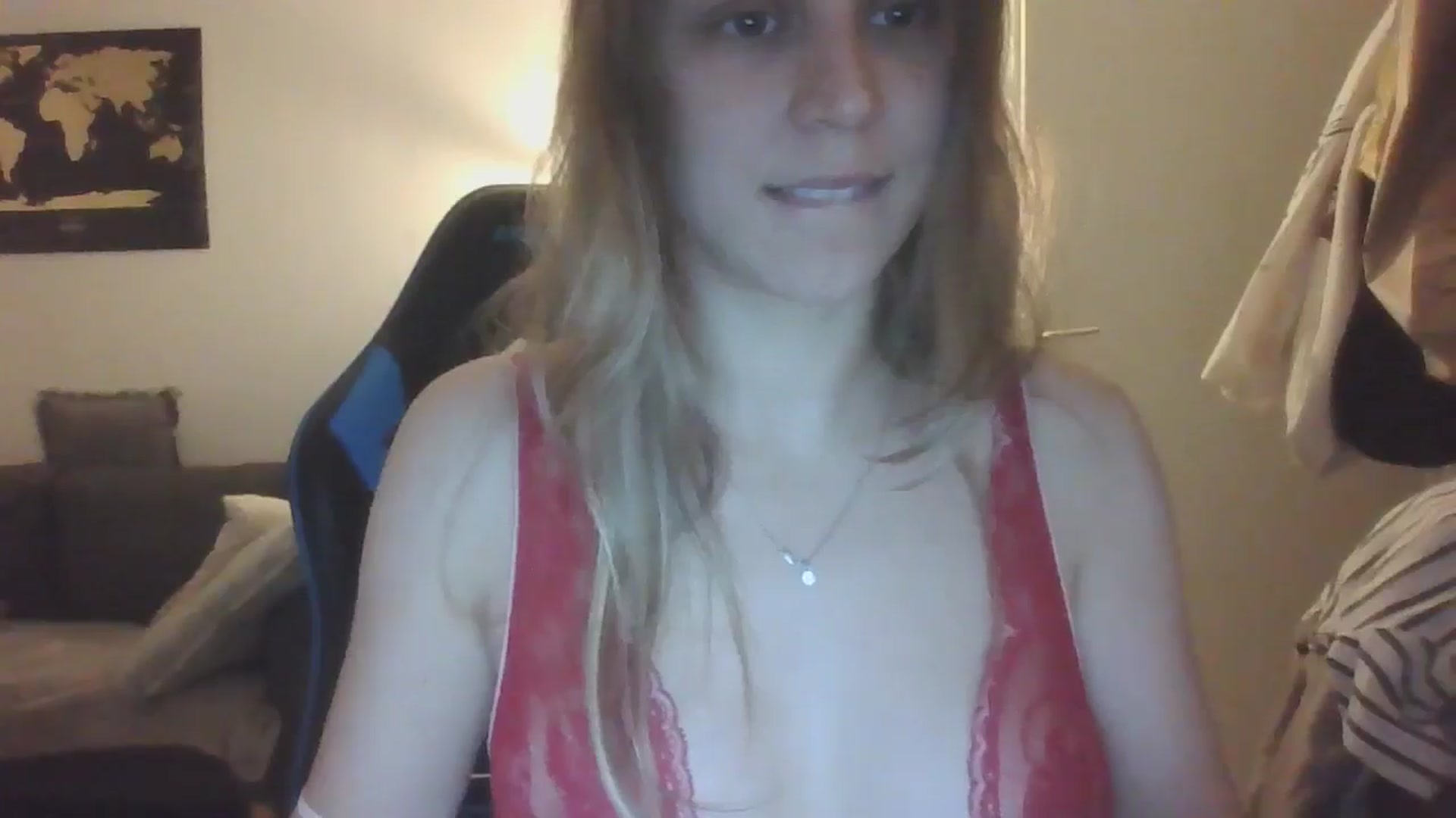 Gallery image thumbnail from Hot_kitty19's myfreecams stream on, 01/01/2026, 19:44 image 4 of 20