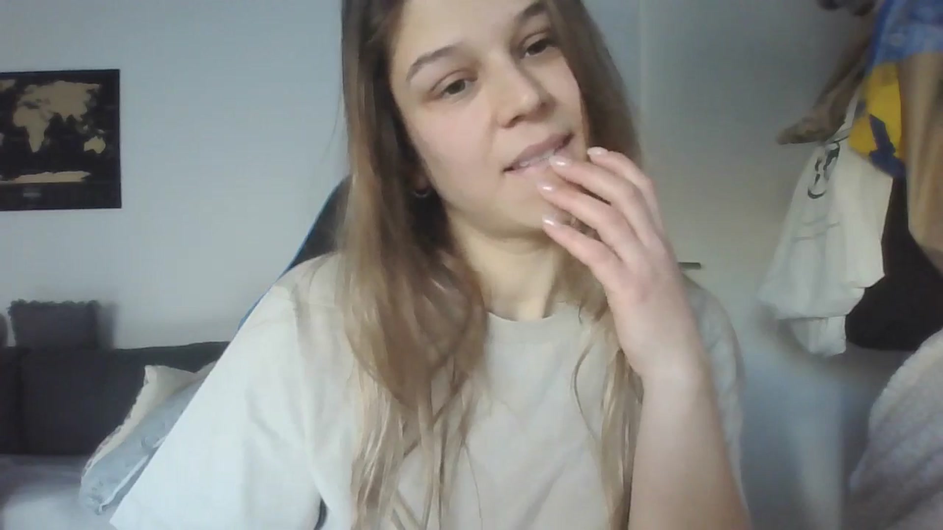 Gallery image thumbnail from Hot_kitty19's myfreecams stream on, 01/04/2026, 13:33 image 6 of 20