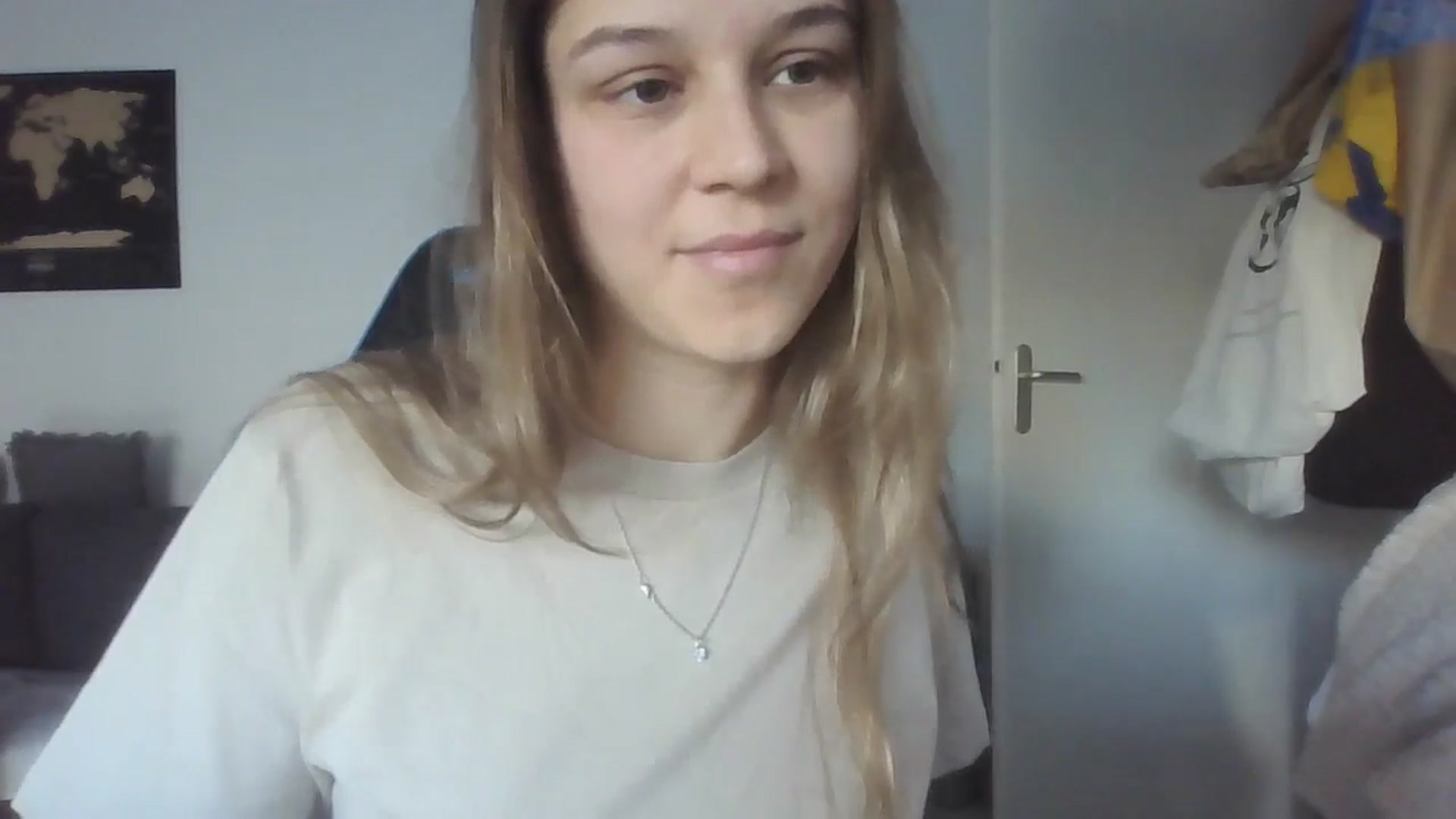 Gallery image thumbnail from Hot_kitty19's myfreecams stream on, 01/04/2026, 13:33 image 16 of 20