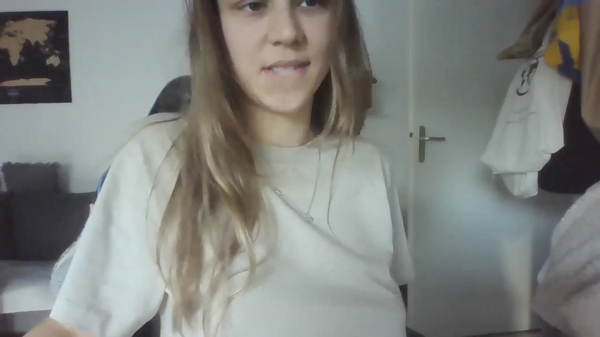 Gallery image thumbnail from Hot_kitty19's myfreecams stream on, 01/04/2026, 13:33 image 13 of 20
