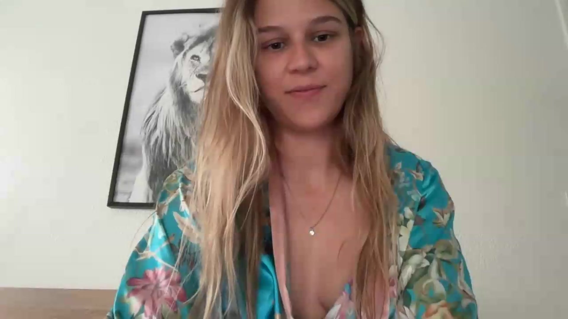 Gallery image thumbnail from Hot_kitty19's myfreecams stream on, 08/16/2026, 17:56 image 16 of 20