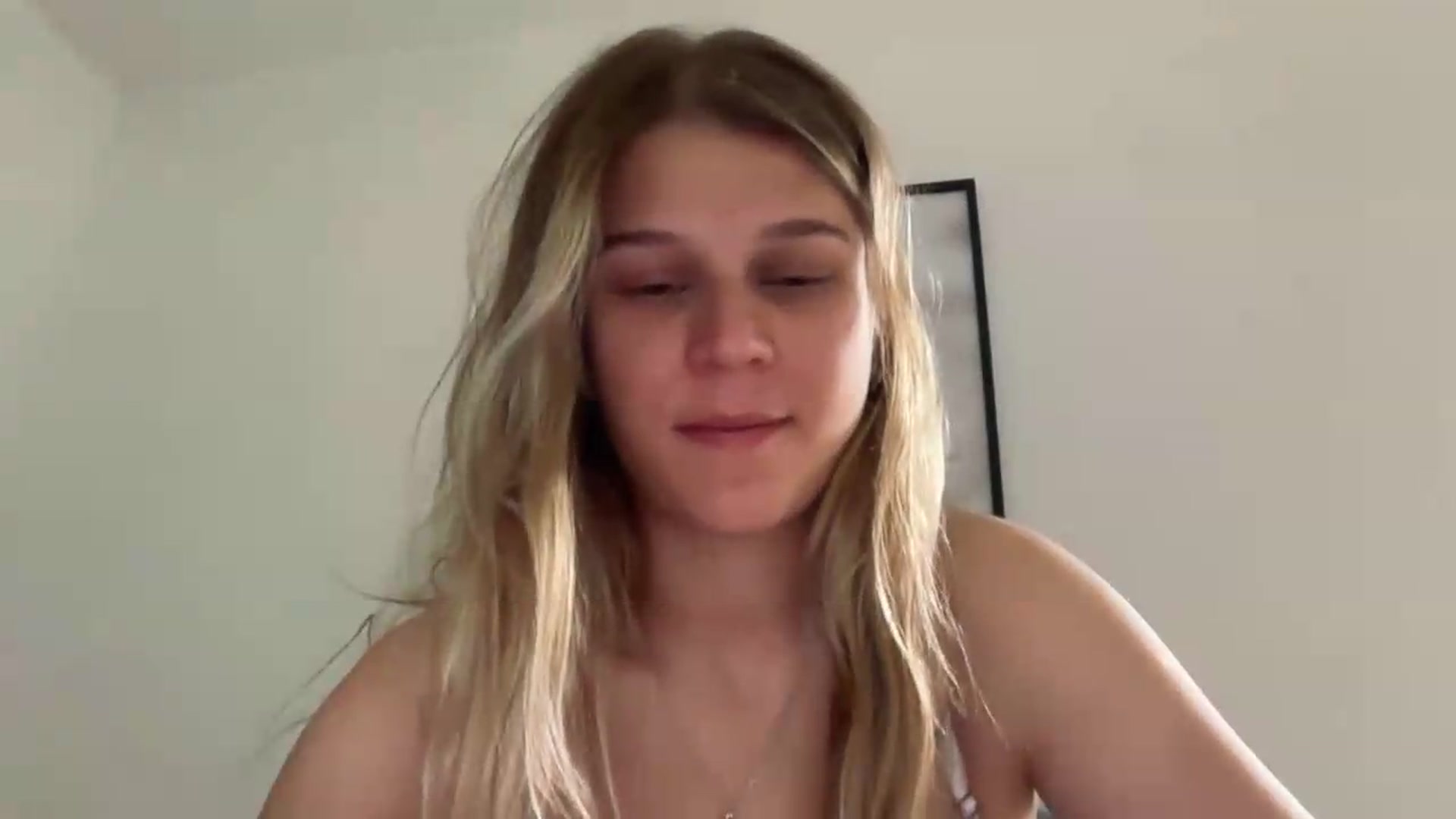 Gallery image thumbnail from Hot_kitty19's myfreecams stream on, 08/25/2026, 22:22 image 14 of 20
