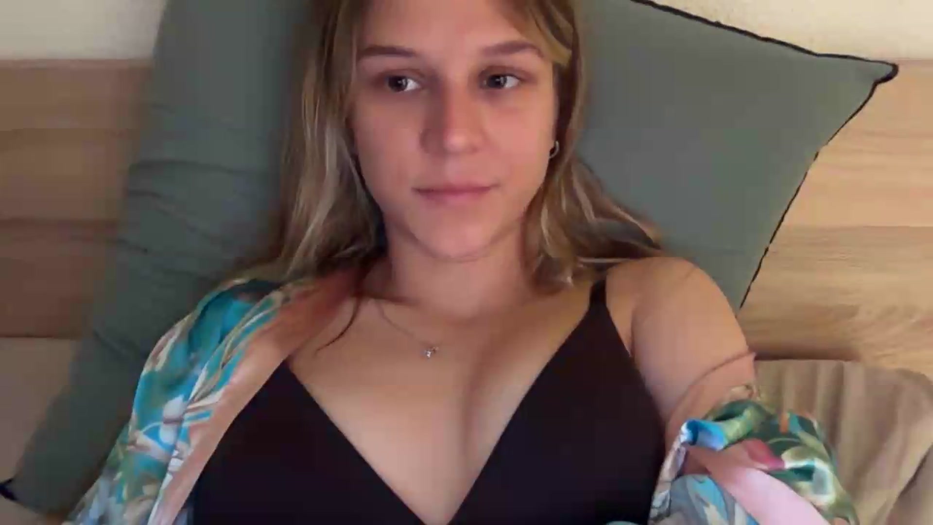 Gallery image thumbnail from Hot_kitty19's myfreecams stream on, 08/26/2026, 18:47 image 18 of 20