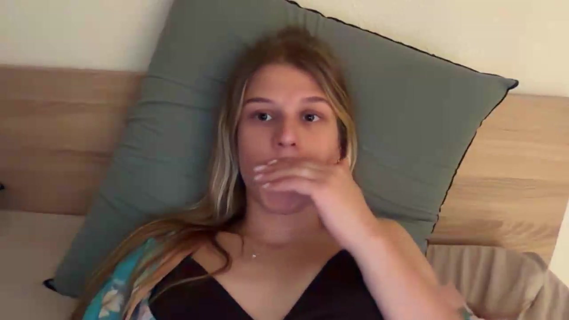 Gallery image thumbnail from Hot_kitty19's myfreecams stream on, 08/26/2026, 18:59 image 3 of 20