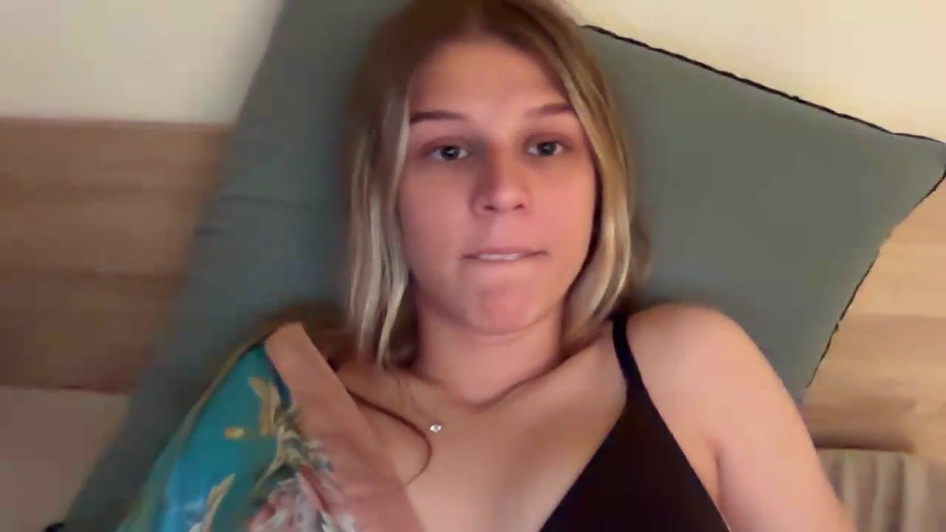 Gallery image thumbnail from Hot_kitty19's myfreecams stream on, 08/26/2026, 18:59 image 7 of 20