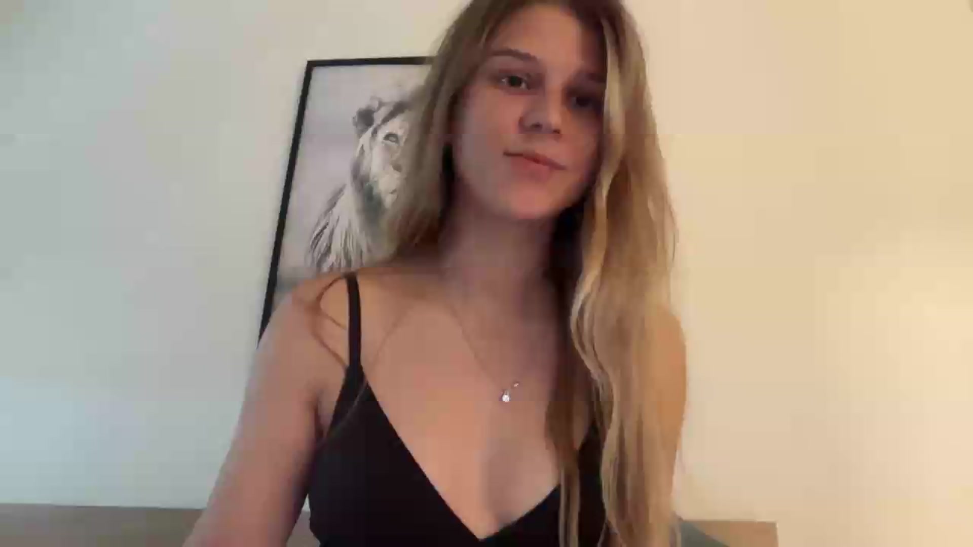 Gallery image thumbnail from Hot_kitty19's myfreecams stream on, 08/30/2026, 15:57 image 8 of 20