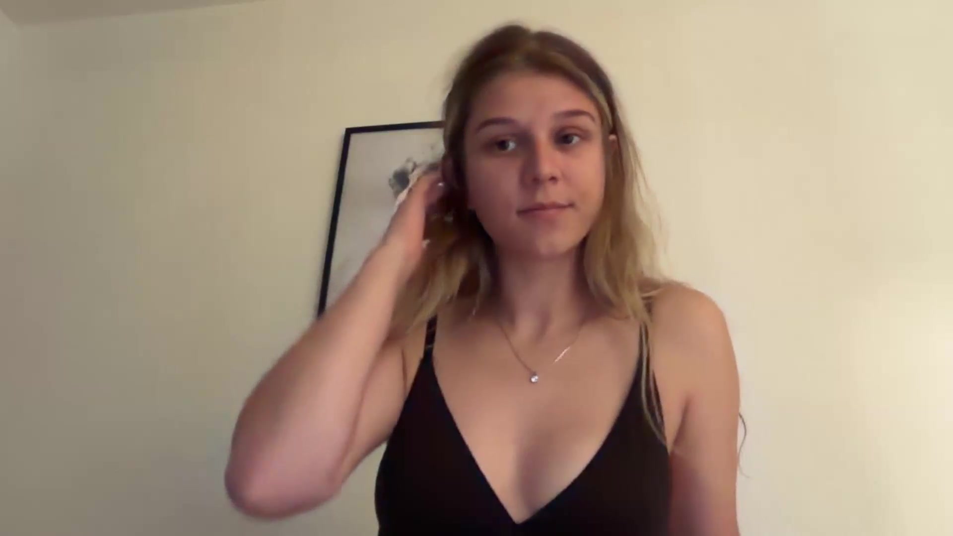 Gallery image thumbnail from Hot_kitty19's myfreecams stream on, 08/30/2026, 18:39 image 12 of 20