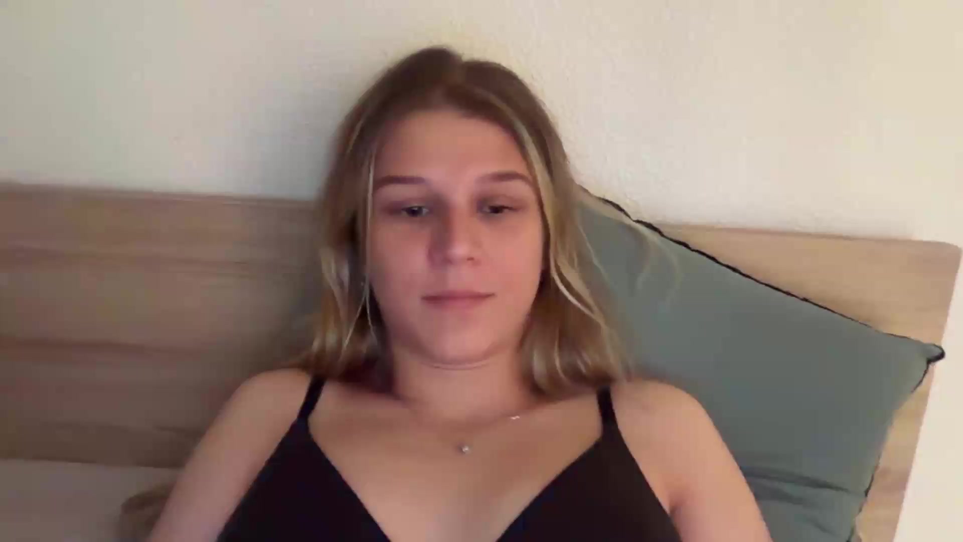 Gallery image thumbnail from Hot_kitty19's myfreecams stream on, 08/30/2026, 18:39 image 18 of 20