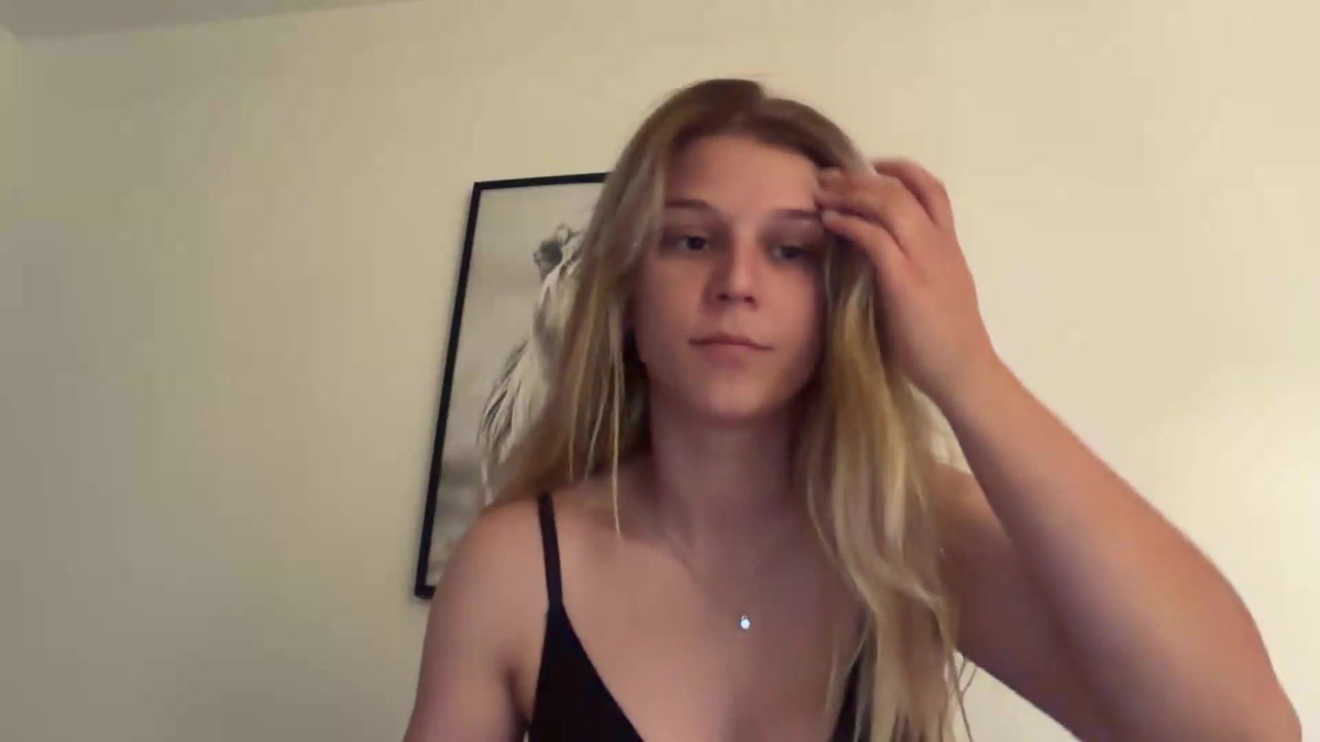 Gallery image thumbnail from Hot_kitty19's myfreecams stream on, 08/30/2026, 18:39 image 6 of 20