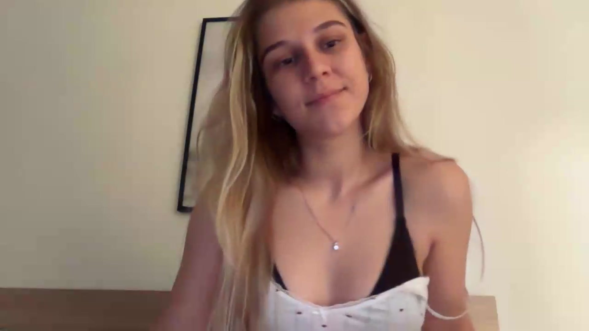 Gallery image thumbnail from Hot_kitty19's myfreecams stream on, 09/08/2026, 20:48 image 11 of 20