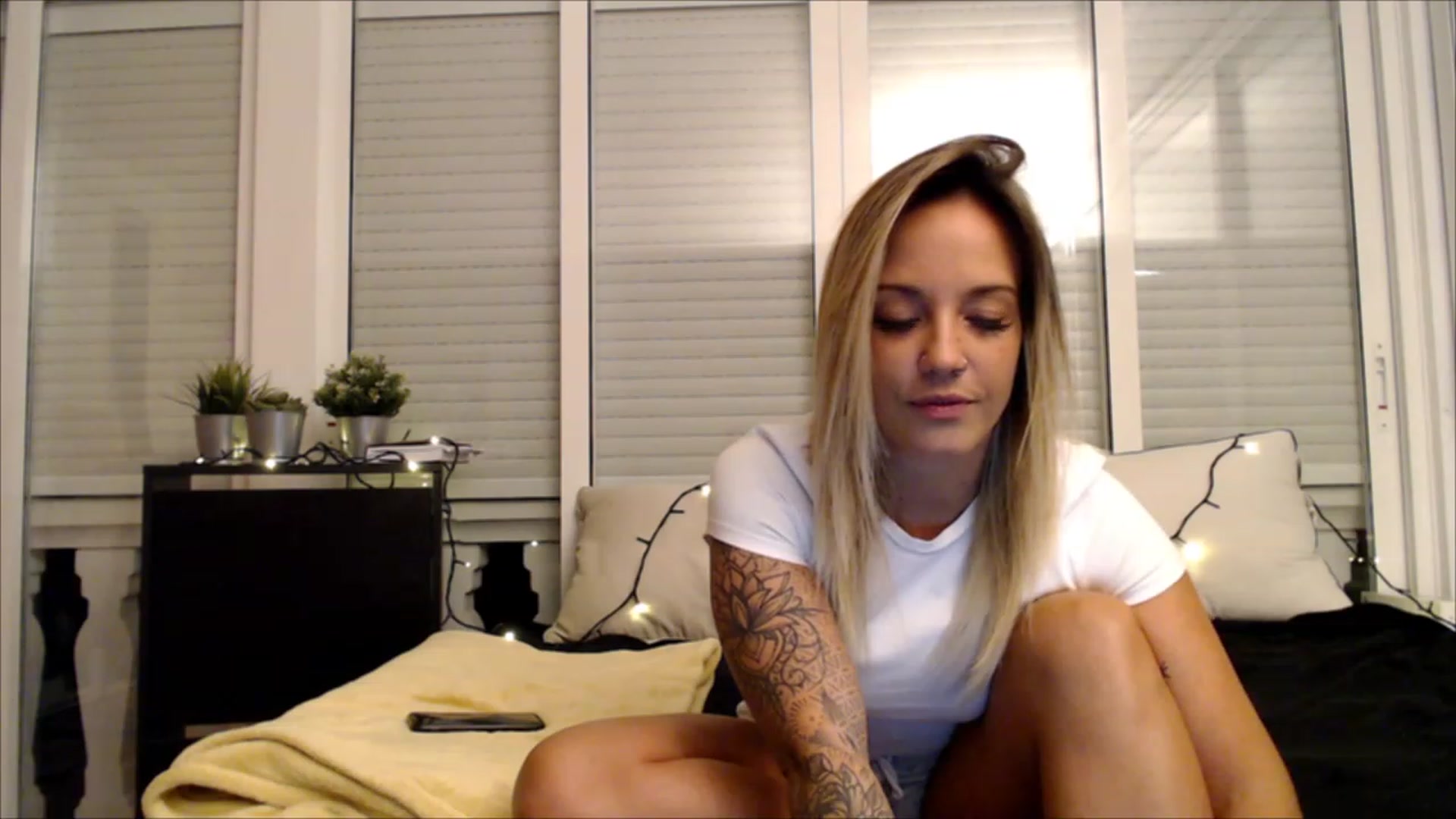 Gallery image thumbnail from Hotangelalli's myfreecams stream on, 11/21/2022, 20:34 image 12 of 20