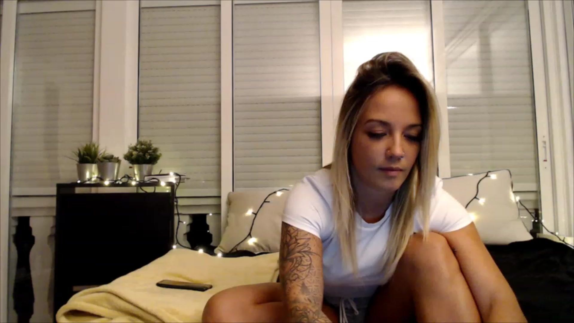 Gallery image thumbnail from Hotangelalli's myfreecams stream on, 11/21/2022, 20:34 image 14 of 20