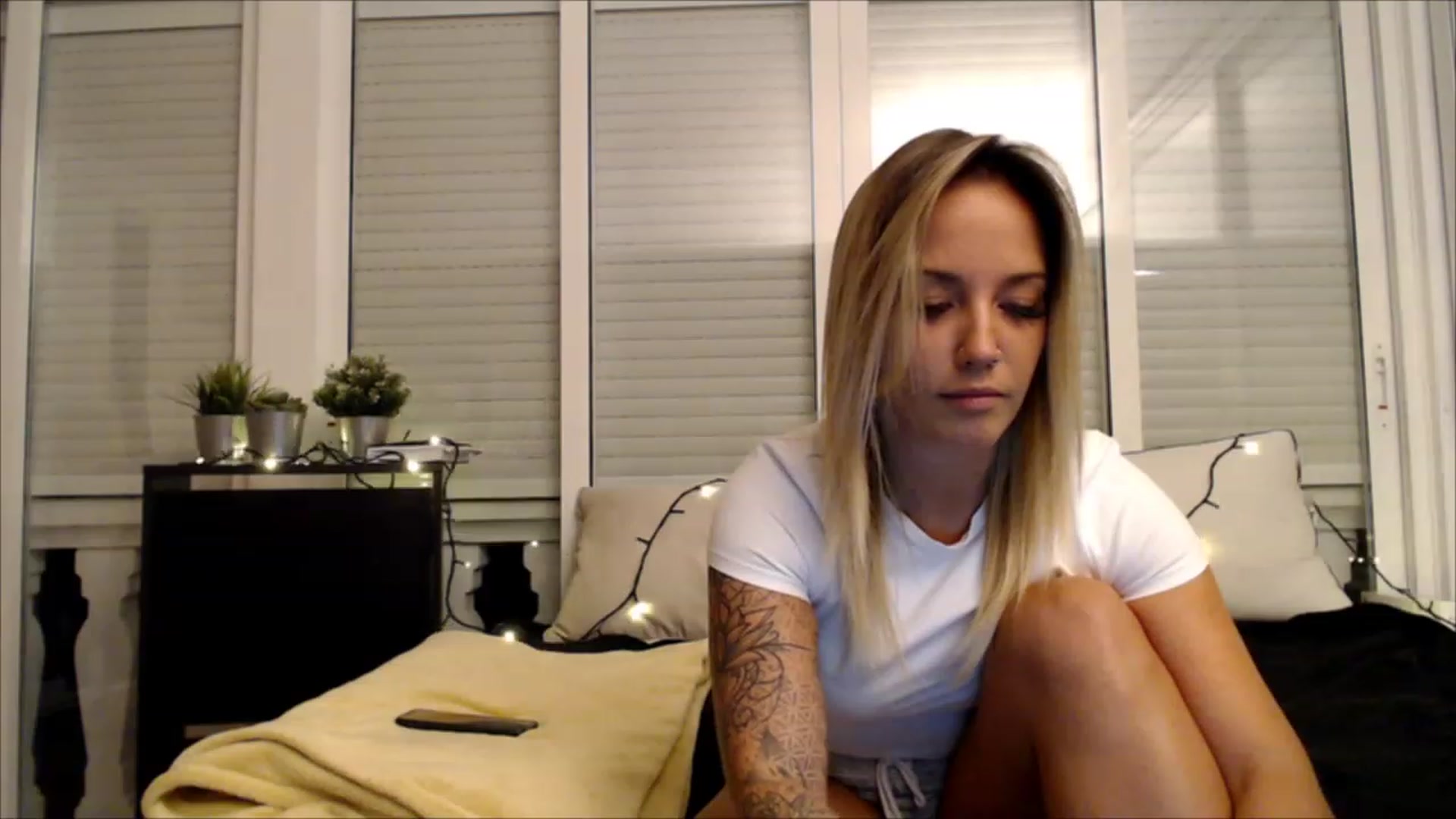 Gallery image thumbnail from Hotangelalli's myfreecams stream on, 11/21/2022, 20:34 image 16 of 20
