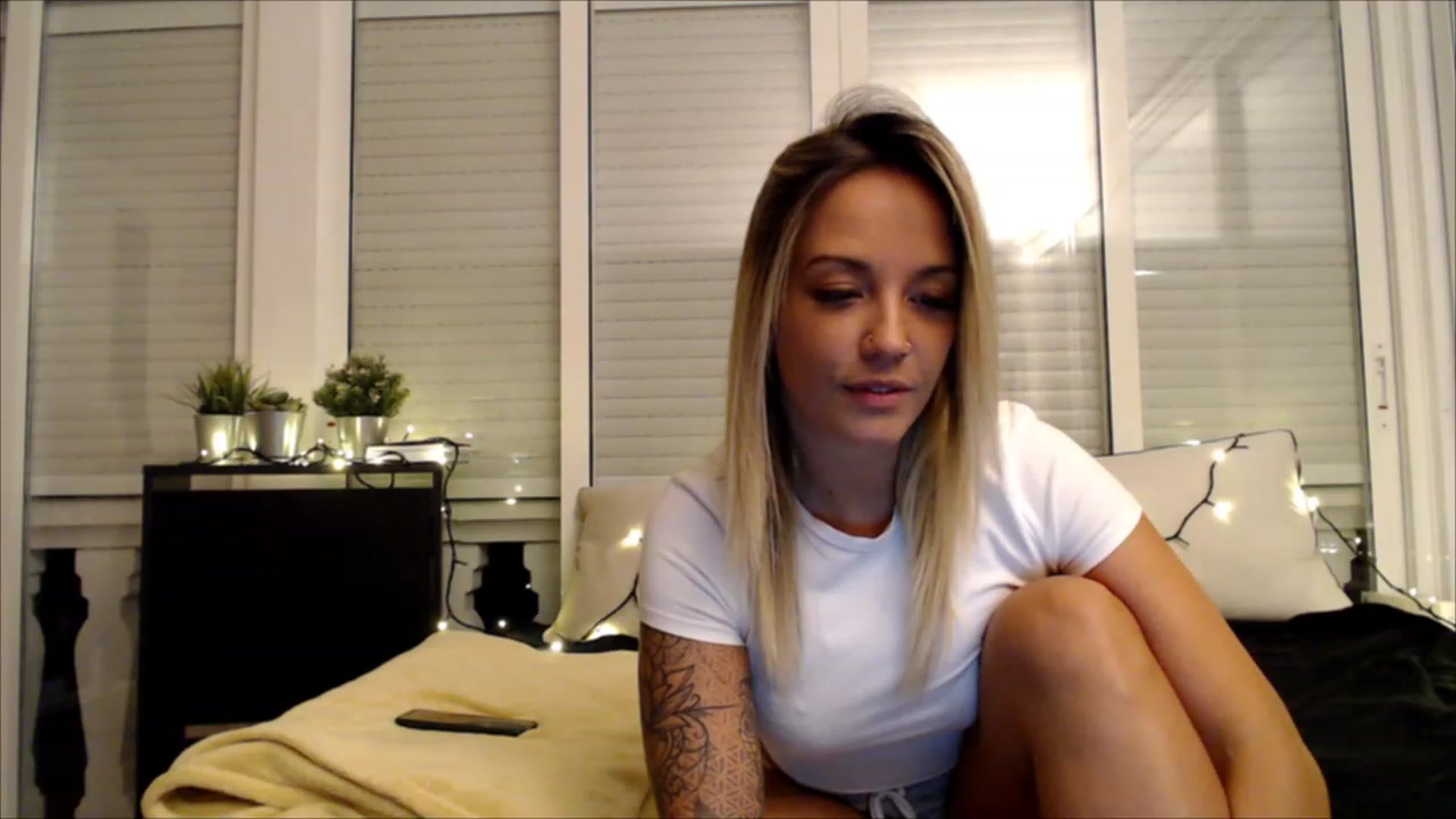 Gallery image thumbnail from Hotangelalli's myfreecams stream on, 11/21/2022, 20:34 image 18 of 20