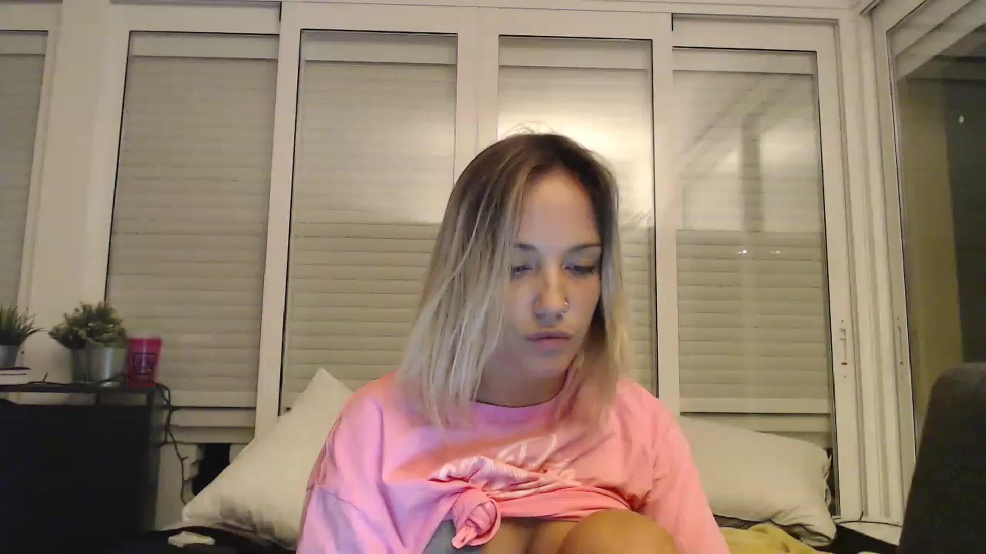 Gallery image thumbnail from Hotangelalli's myfreecams stream on, 11/26/2022, 23:51 image 6 of 20