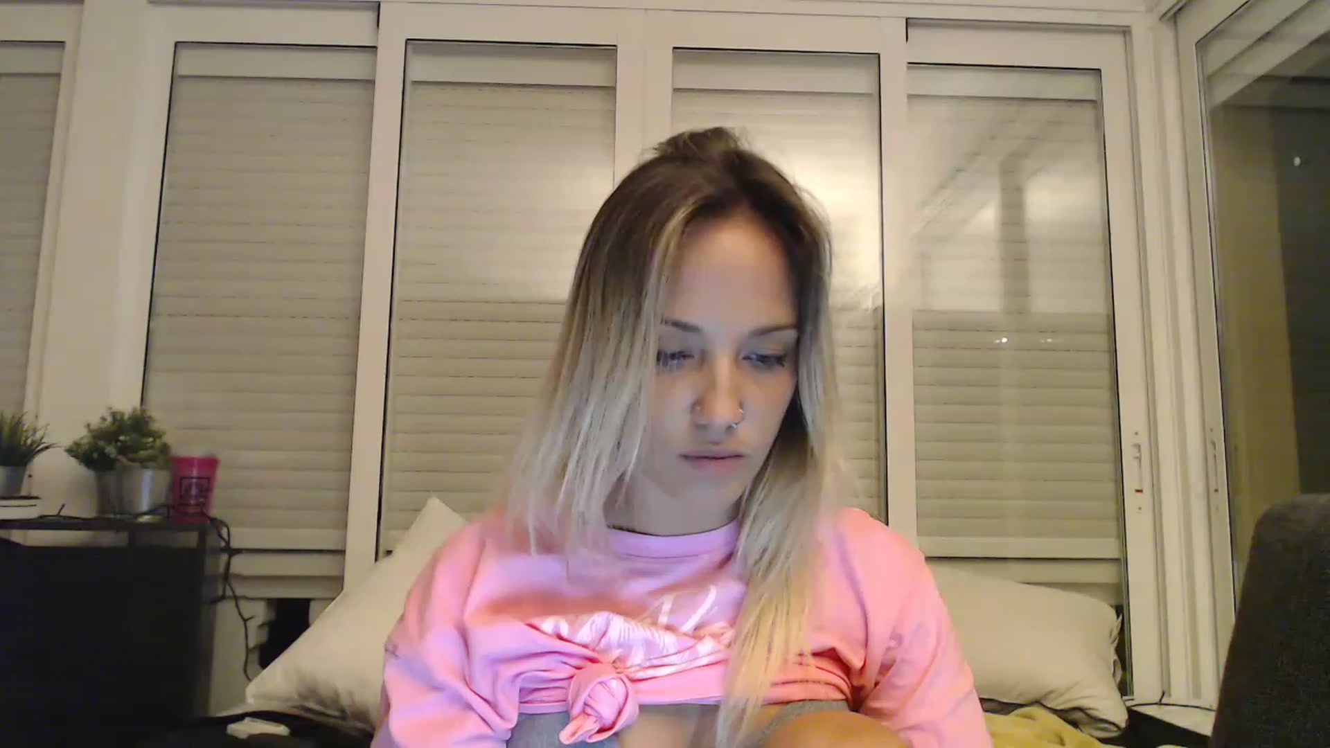 Gallery image thumbnail from Hotangelalli's myfreecams stream on, 11/26/2022, 23:51 image 4 of 20