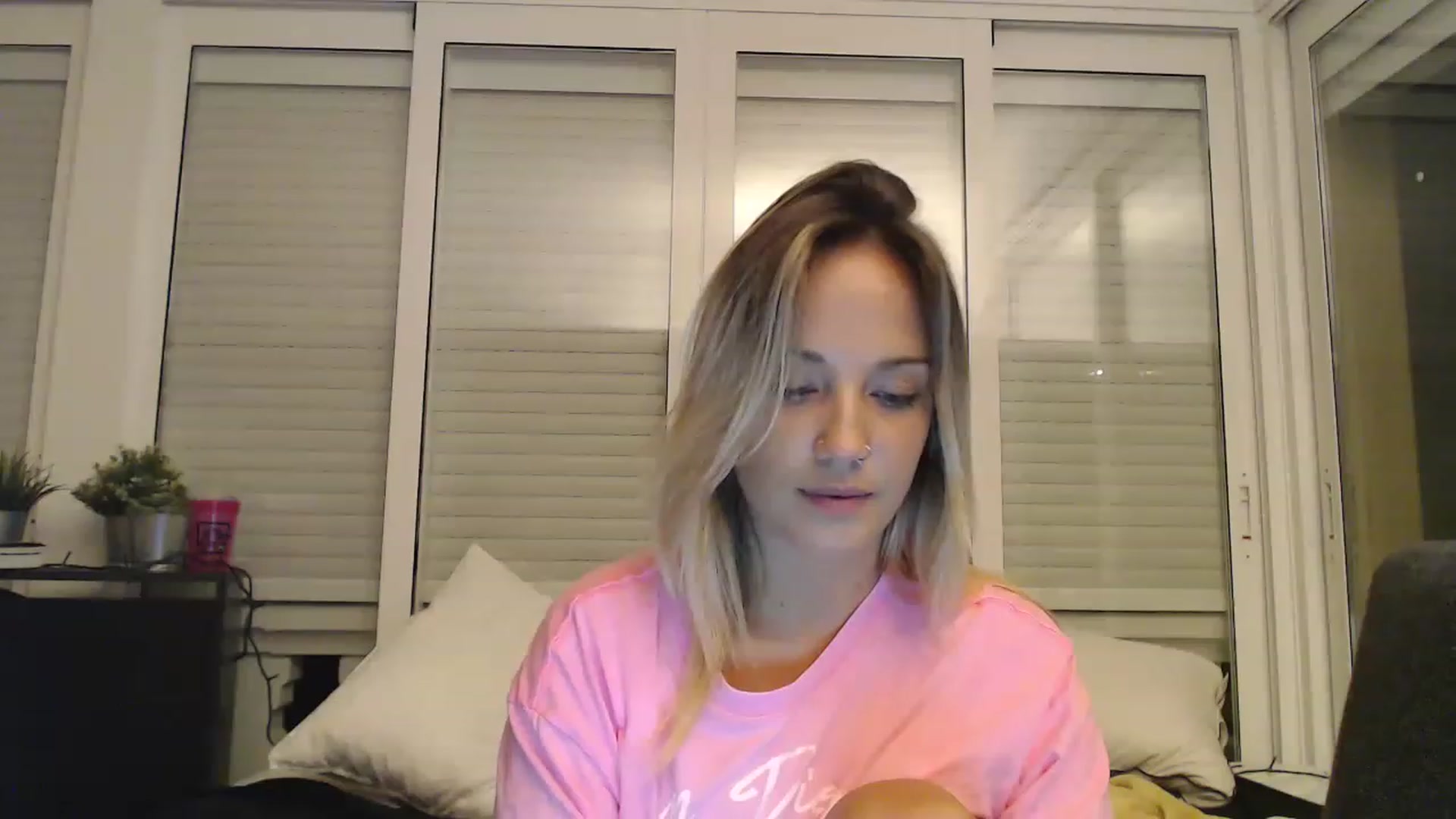 Gallery image thumbnail from Hotangelalli's myfreecams stream on, 11/26/2022, 23:51 image 18 of 20