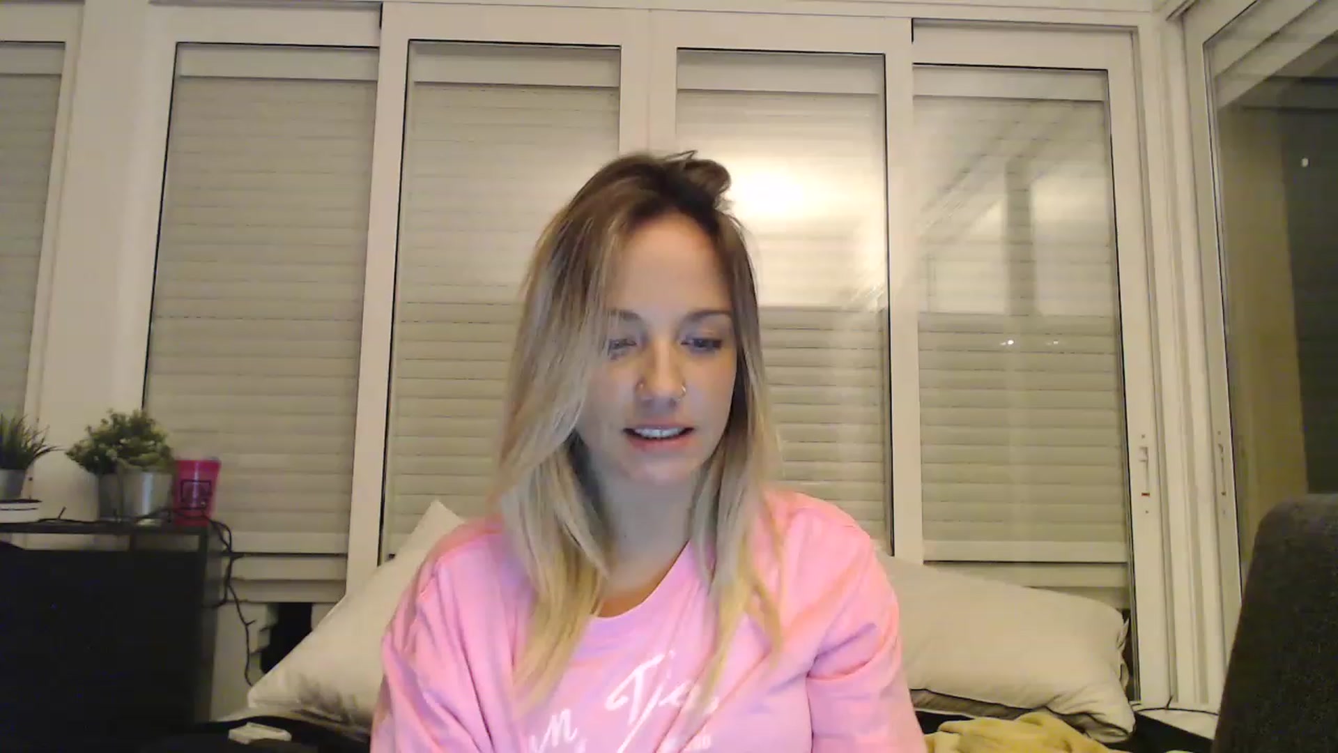 Gallery image thumbnail from Hotangelalli's myfreecams stream on, 11/26/2022, 23:51 image 12 of 20