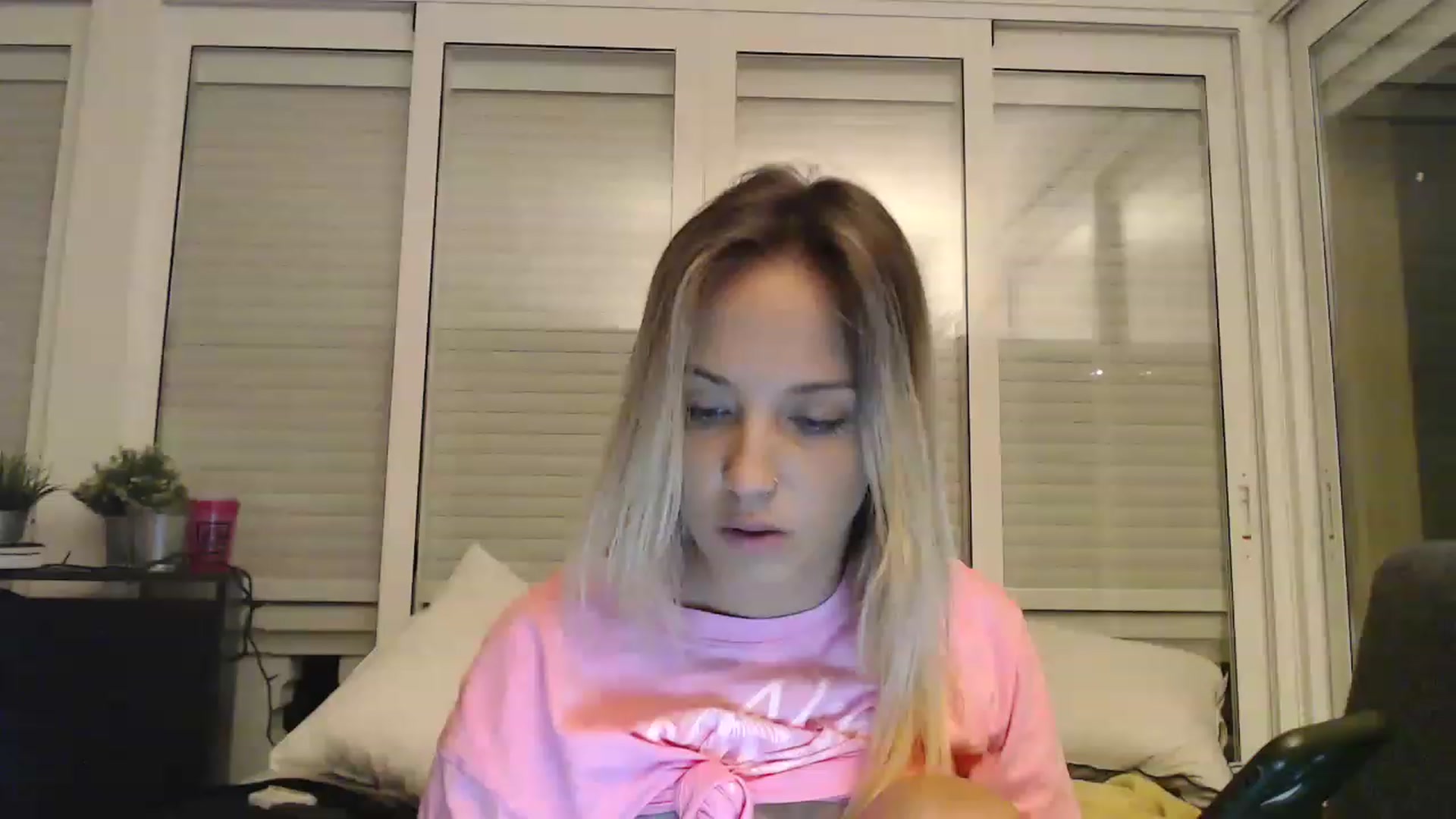 Gallery image thumbnail from Hotangelalli's myfreecams stream on, 11/26/2022, 23:51 image 5 of 20