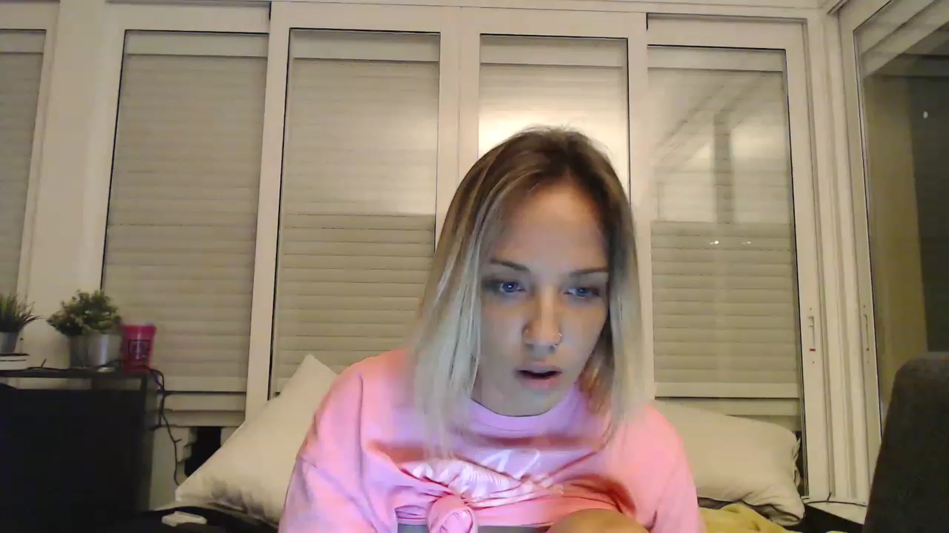 Gallery image thumbnail from Hotangelalli's myfreecams stream on, 11/26/2022, 23:51 image 3 of 20