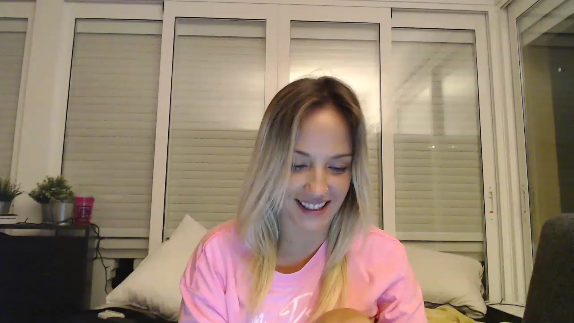 Gallery image thumbnail from Hotangelalli's myfreecams stream on, 11/26/2022, 23:51 image 9 of 20