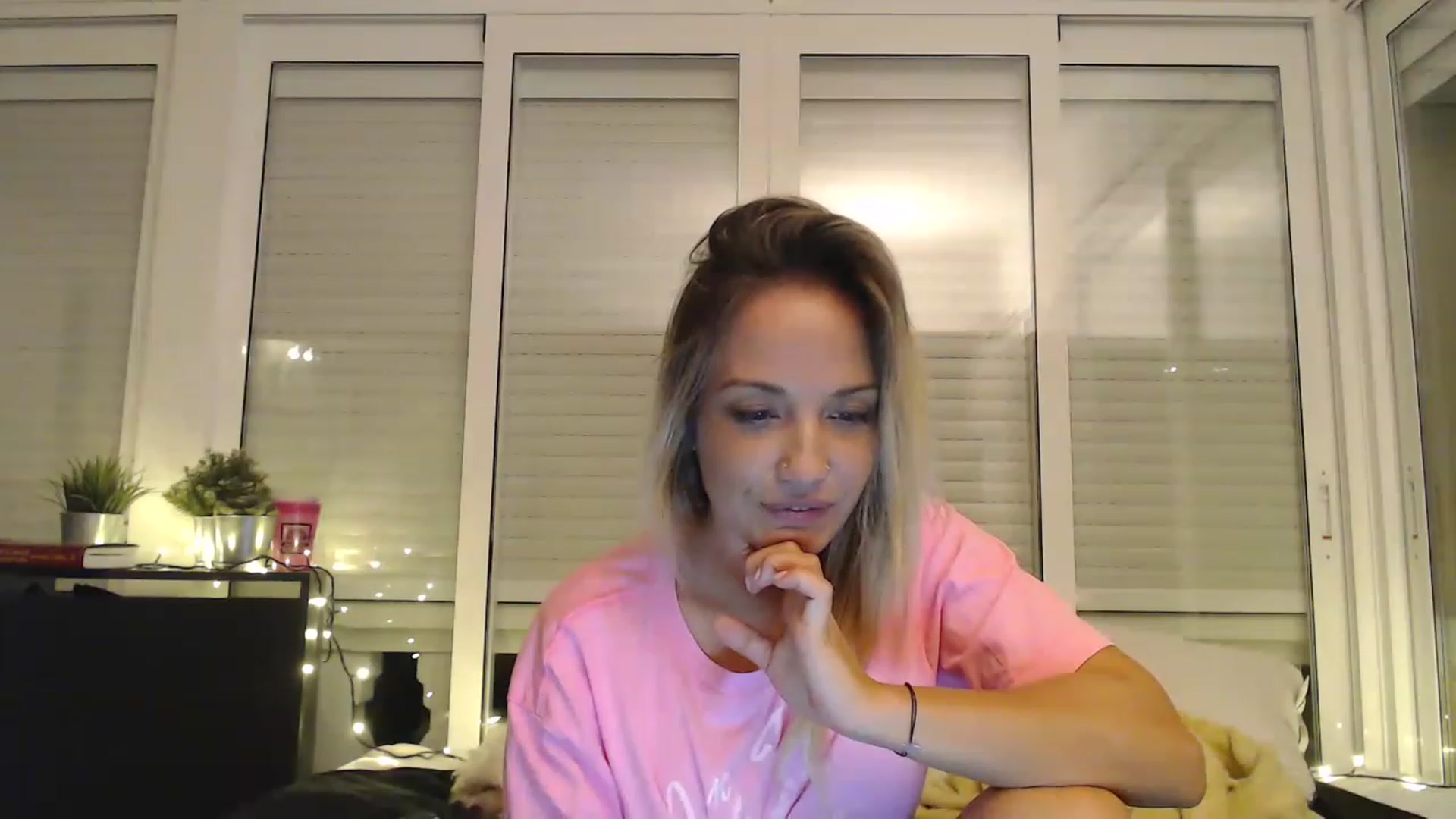 Gallery image thumbnail from Hotangelalli's myfreecams stream on, 11/27/2022, 01:34 image 4 of 20