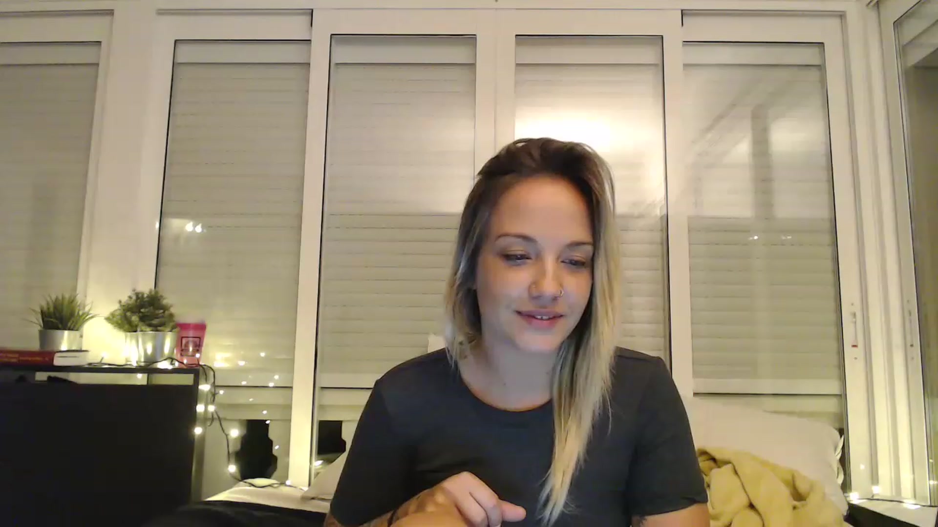 Gallery image thumbnail from Hotangelalli's myfreecams stream on, 11/27/2022, 01:34 image 14 of 20