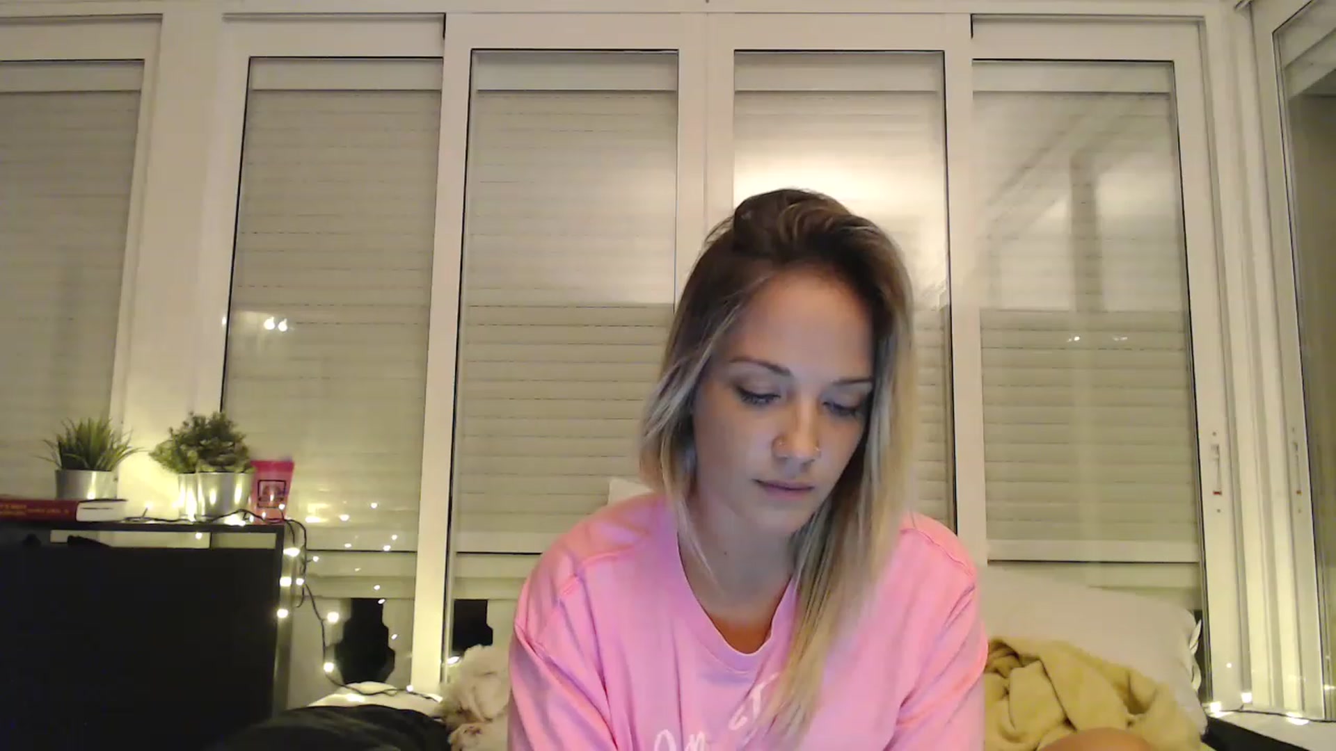 Gallery image thumbnail from Hotangelalli's myfreecams stream on, 11/27/2022, 01:34 image 5 of 20