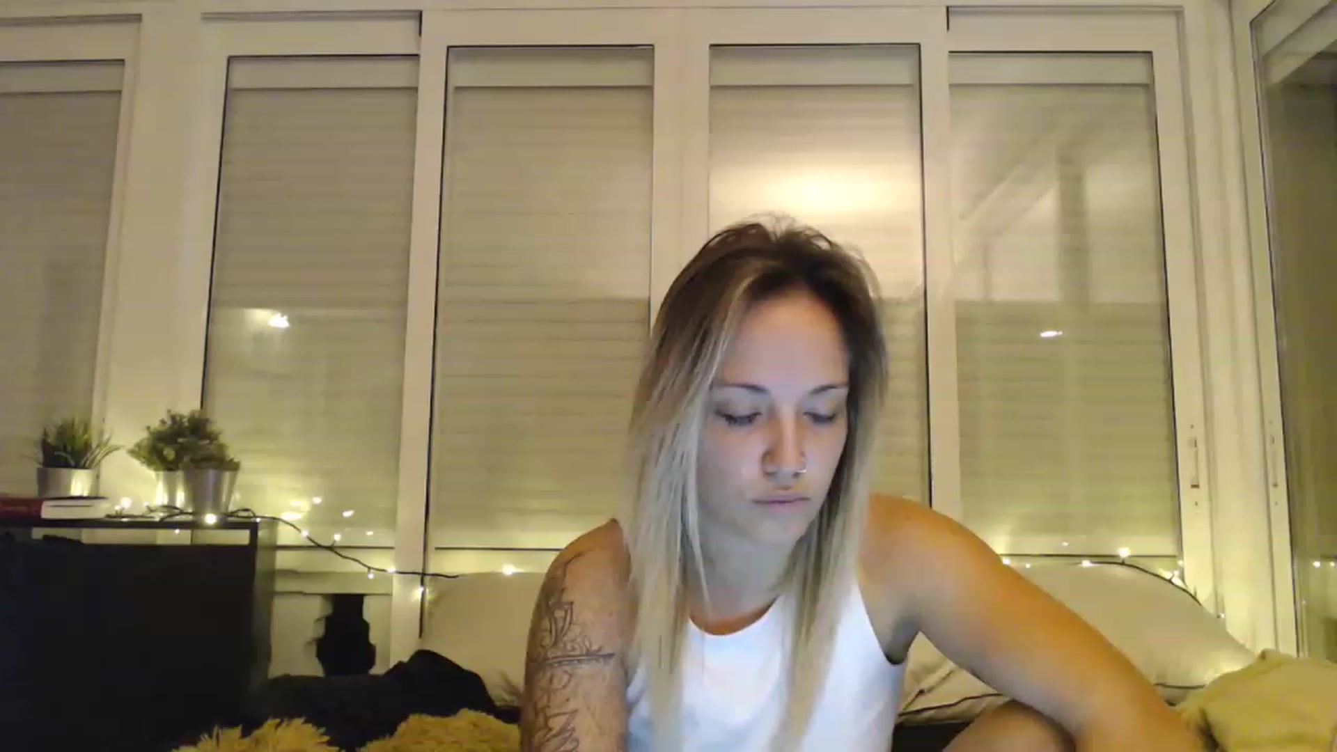 Gallery image thumbnail from Hotangelalli's myfreecams stream on, 11/28/2022, 01:08 image 13 of 20