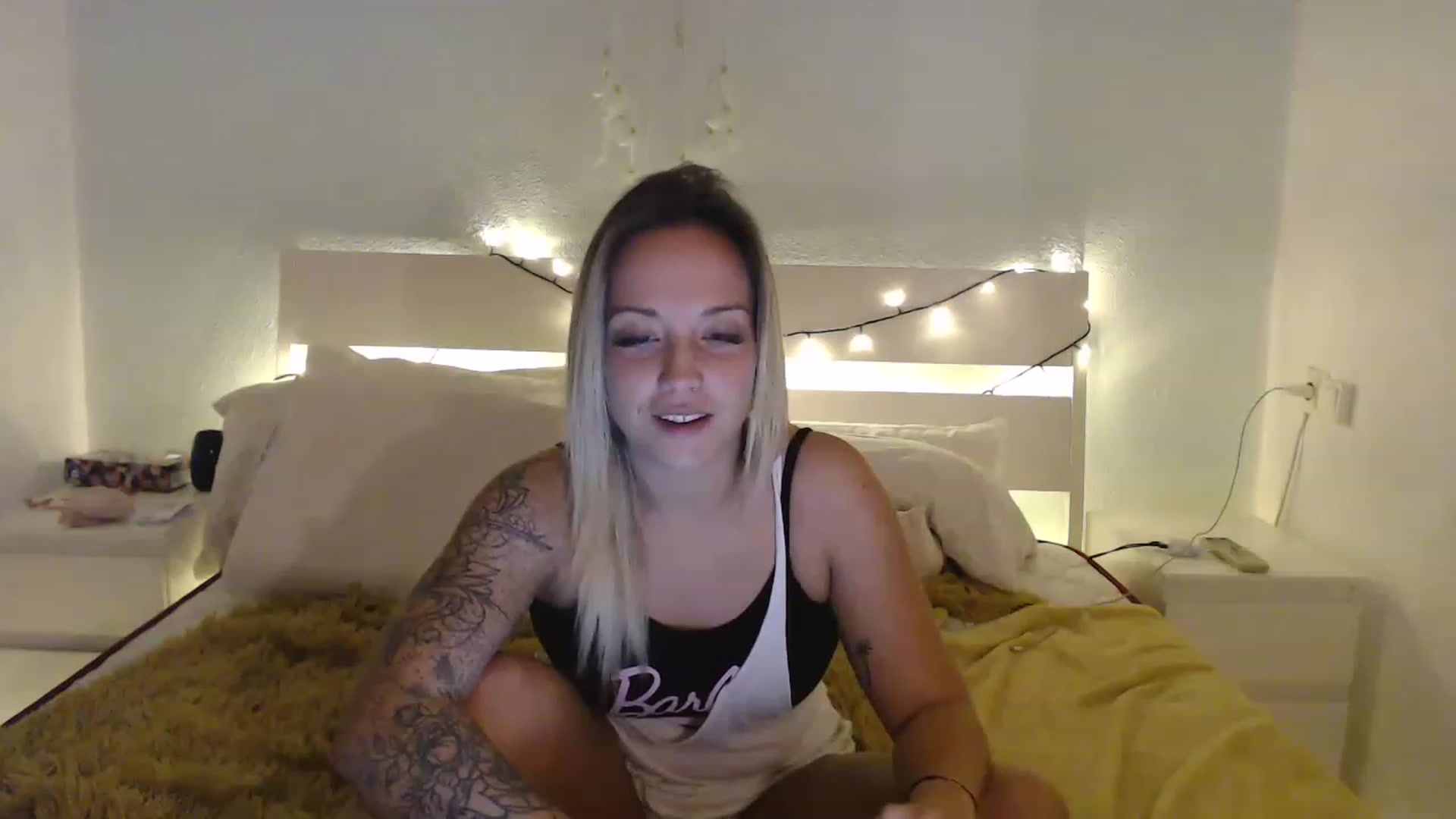 Gallery image thumbnail from Hotangelalli's myfreecams stream on, 12/11/2022, 23:08 image 2 of 20