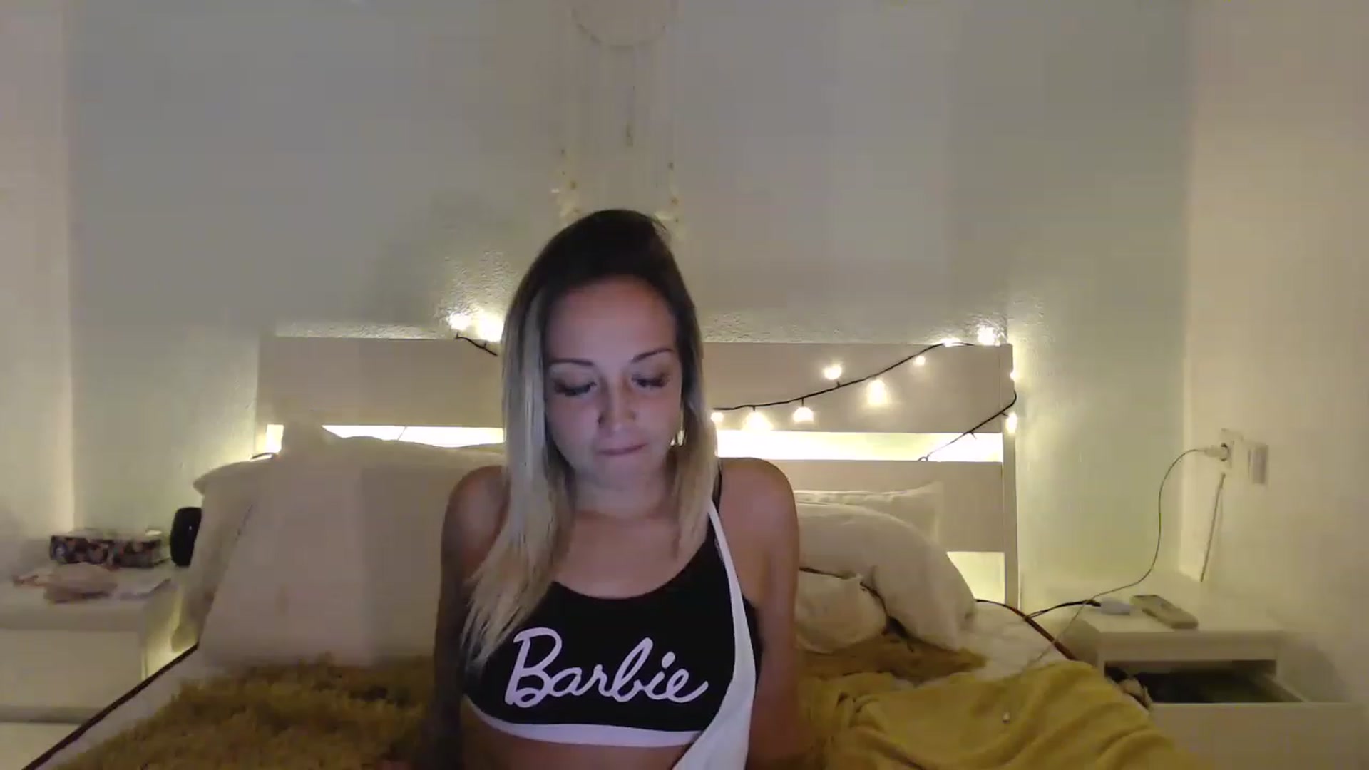 Gallery image thumbnail from Hotangelalli's myfreecams stream on, 12/11/2022, 23:08 image 10 of 20