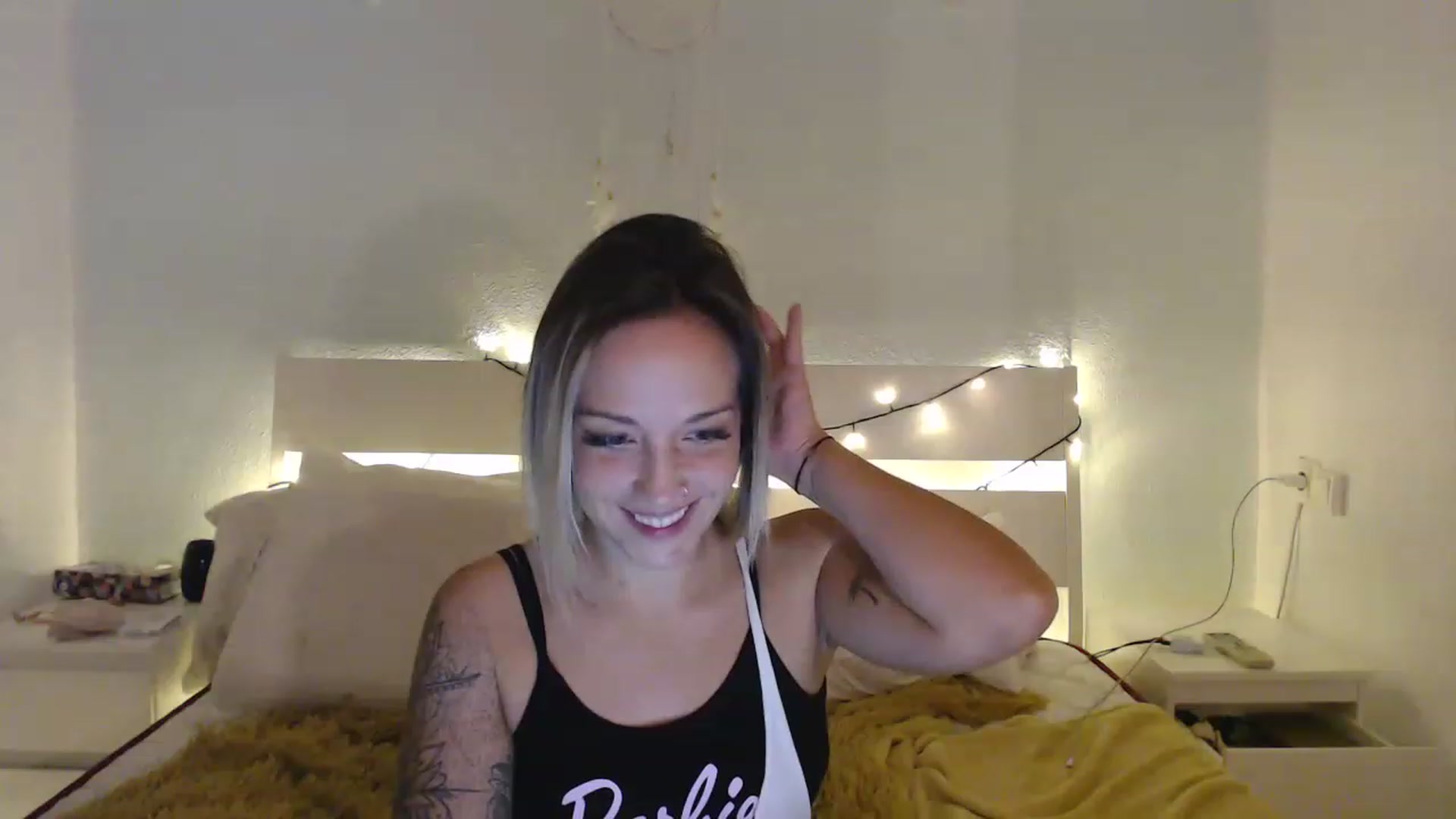 Gallery image thumbnail from Hotangelalli's myfreecams stream on, 12/11/2022, 23:08 image 17 of 20
