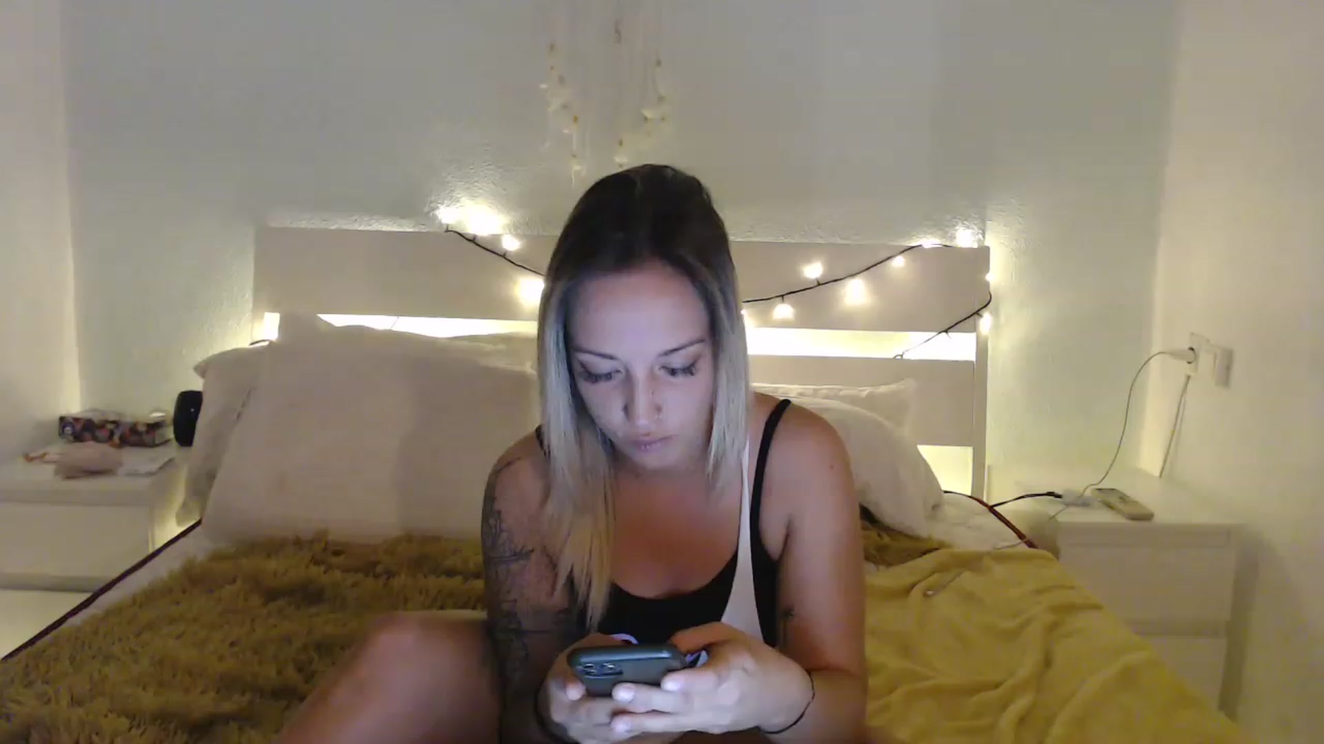 Gallery image thumbnail from Hotangelalli's myfreecams stream on, 12/11/2022, 23:08 image 5 of 20
