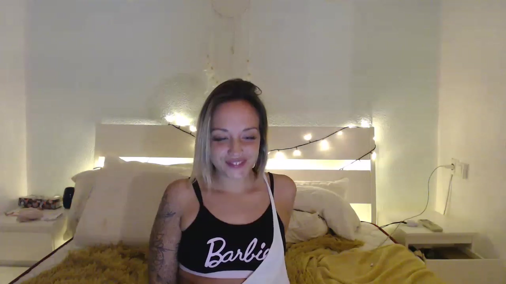 Gallery image thumbnail from Hotangelalli's myfreecams stream on, 12/11/2022, 23:08 image 18 of 20
