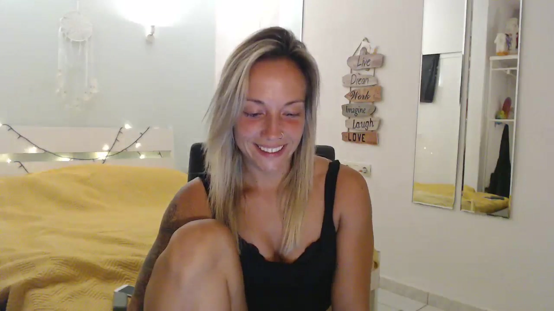 Gallery image thumbnail from Hotangelalli's myfreecams stream on, 07/23/2023, 22:27 image 18 of 20