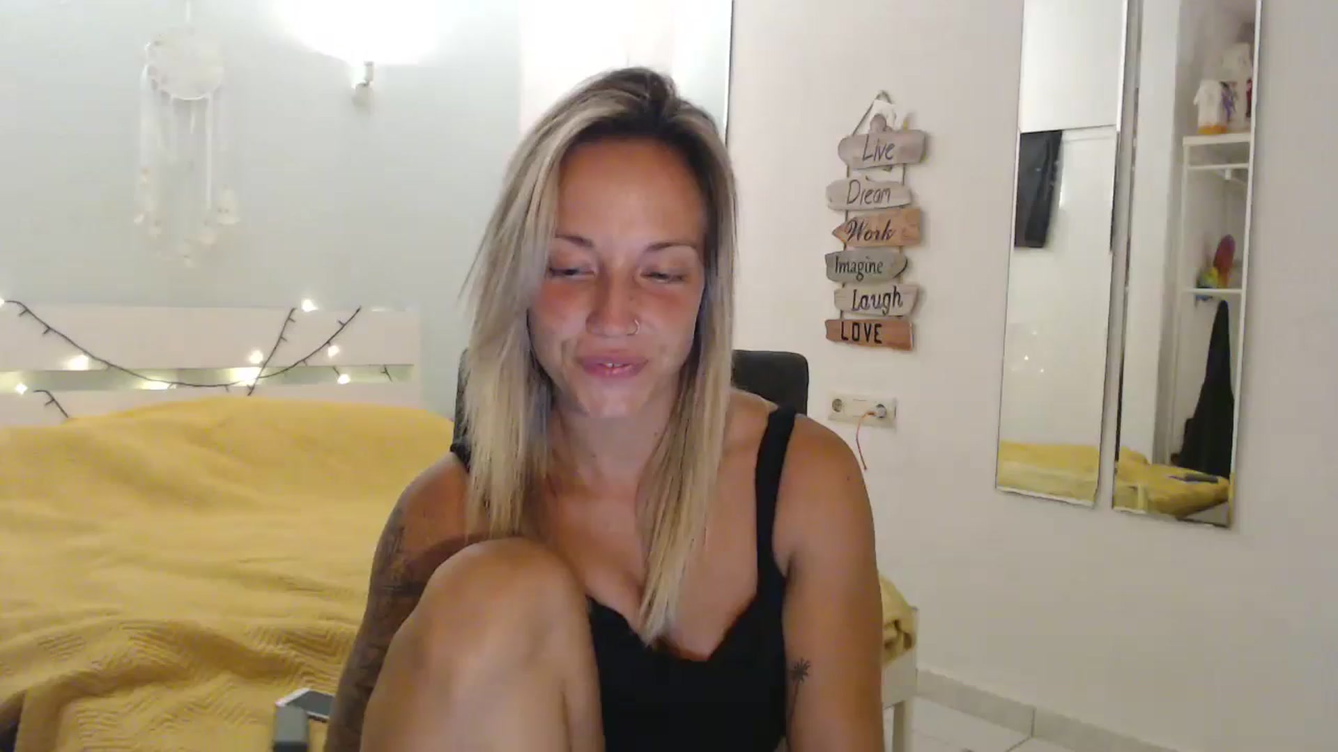 Gallery image thumbnail from Hotangelalli's myfreecams stream on, 07/23/2023, 22:27 image 19 of 20