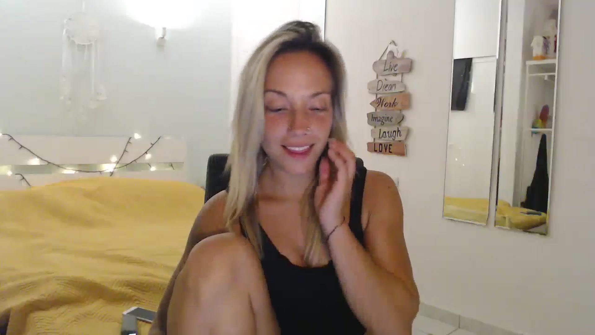 Gallery image thumbnail from Hotangelalli's myfreecams stream on, 07/23/2023, 22:27 image 14 of 20