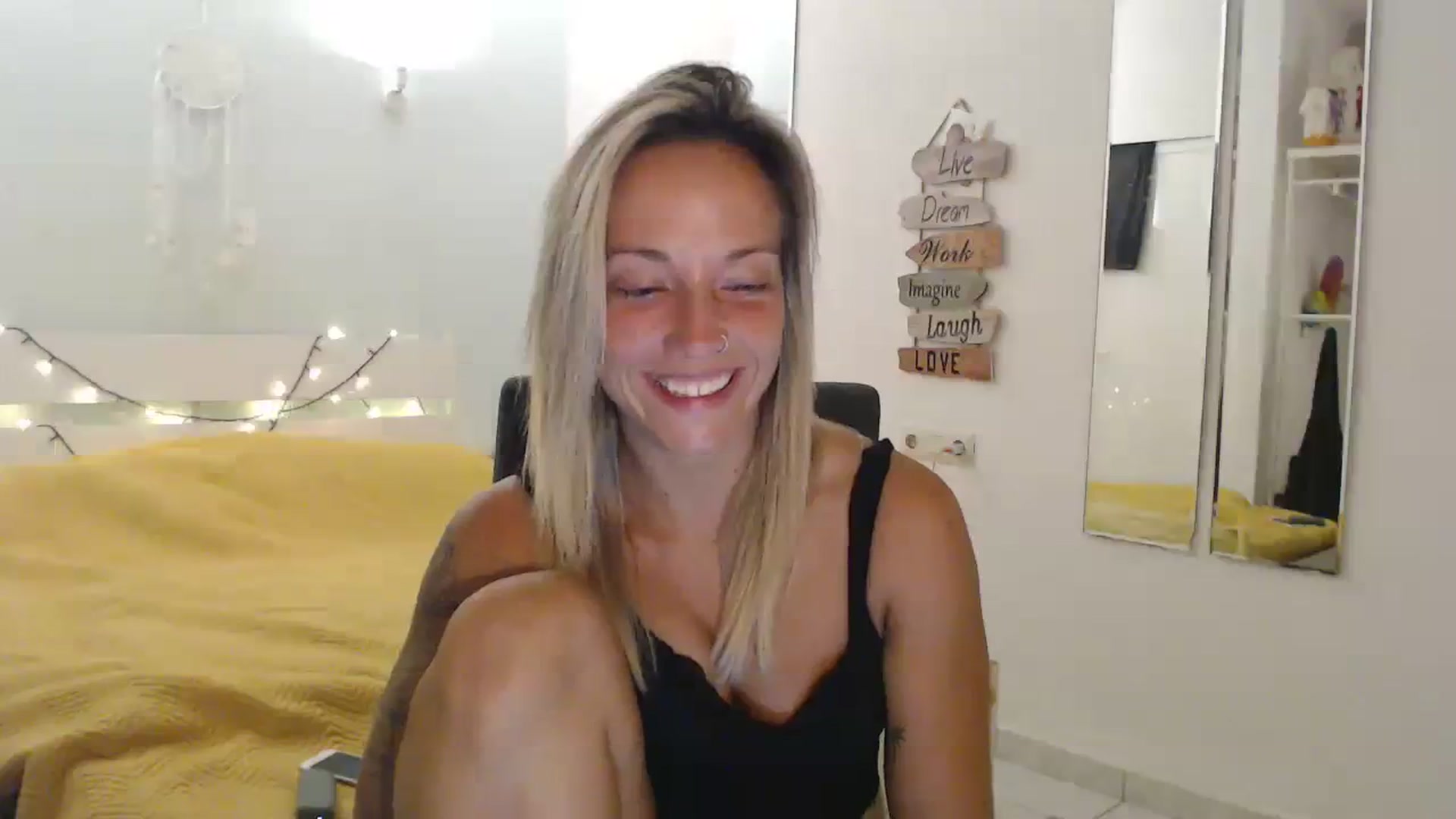 Gallery image thumbnail from Hotangelalli's myfreecams stream on, 07/23/2023, 22:27 image 15 of 20