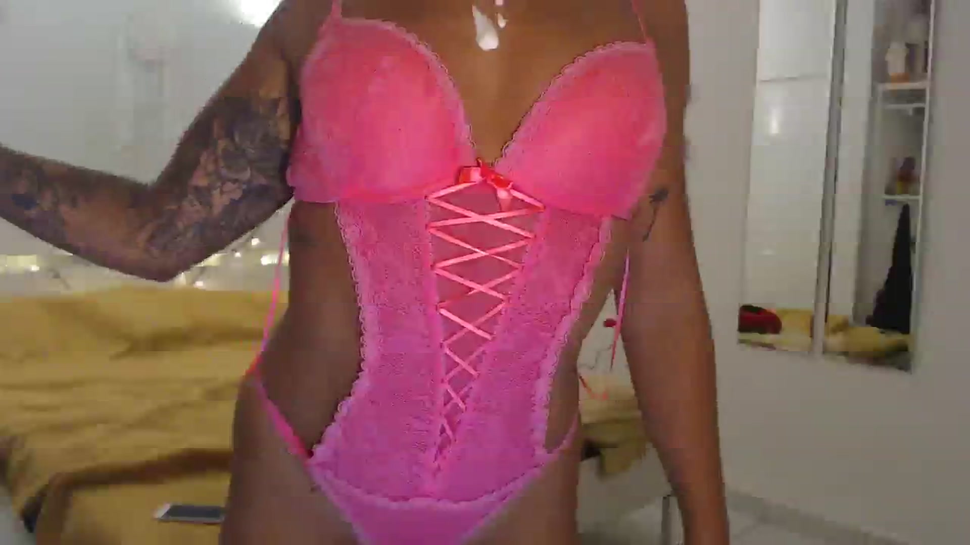 Gallery image thumbnail from Hotangelalli's myfreecams stream on, 07/24/2023, 23:57 image 7 of 20