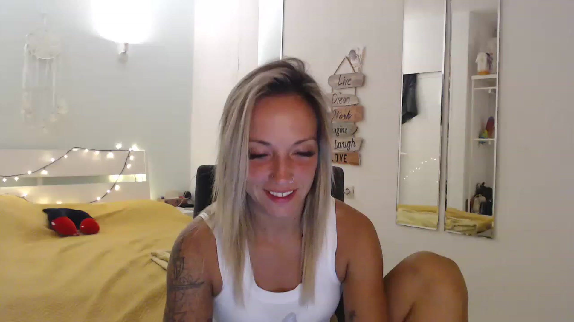 Gallery image thumbnail from Hotangelalli's myfreecams stream on, 07/27/2023, 23:23 image 17 of 20