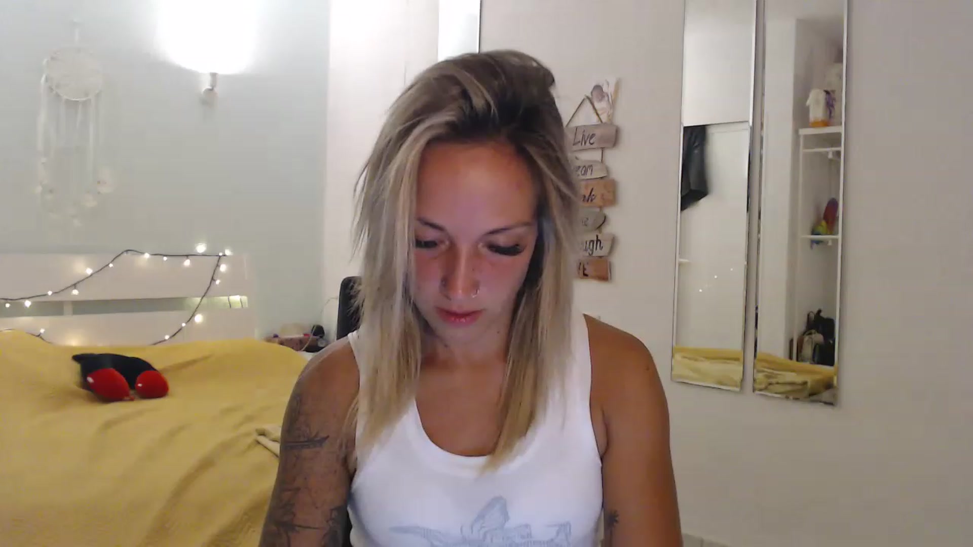 Gallery image thumbnail from Hotangelalli's myfreecams stream on, 07/27/2023, 23:23 image 4 of 20