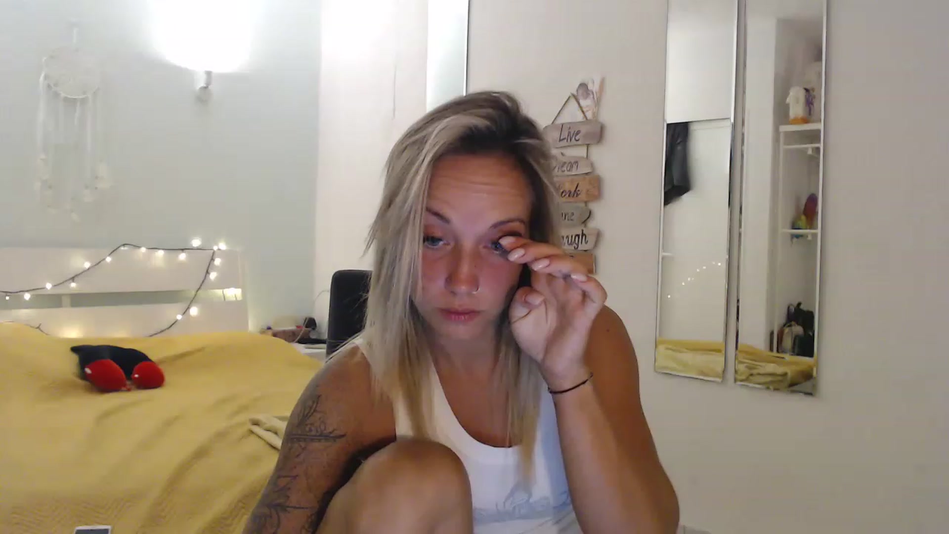 Gallery image thumbnail from Hotangelalli's myfreecams stream on, 07/27/2023, 23:23 image 10 of 20