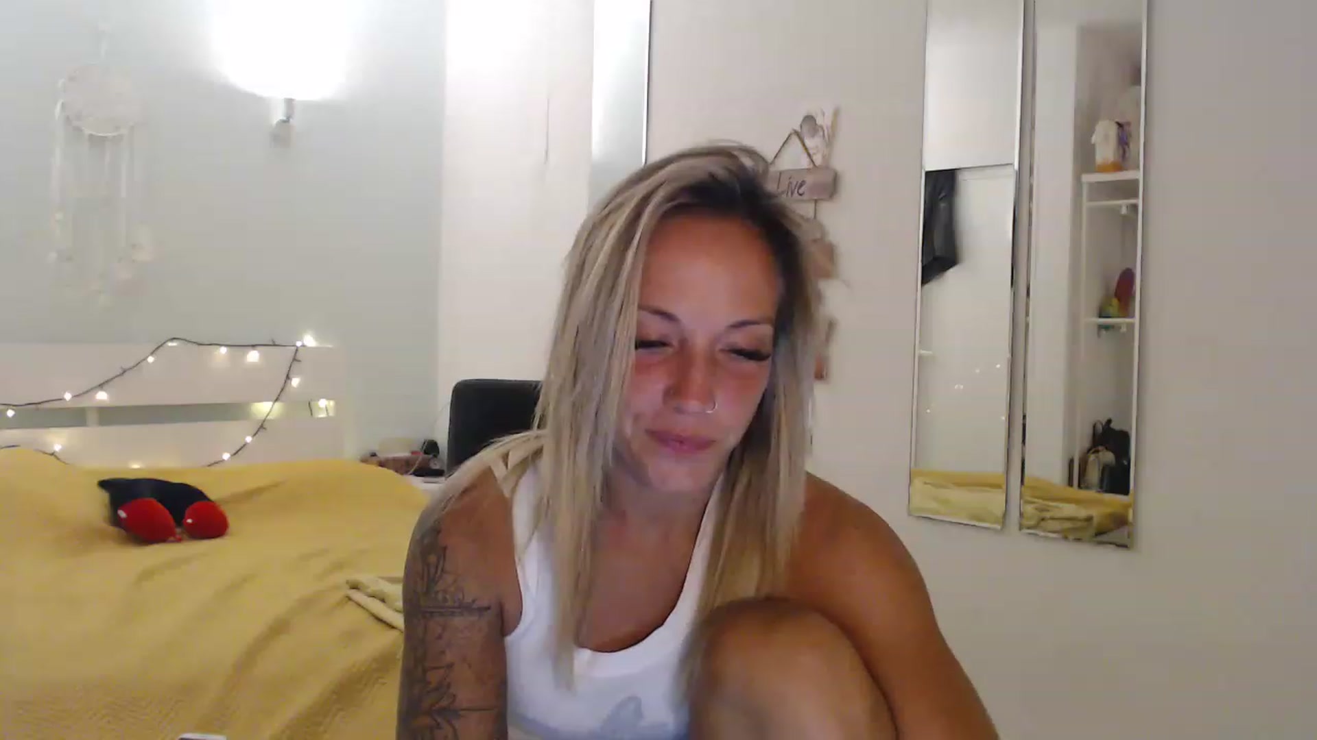 Gallery image thumbnail from Hotangelalli's myfreecams stream on, 07/27/2023, 23:23 image 16 of 20