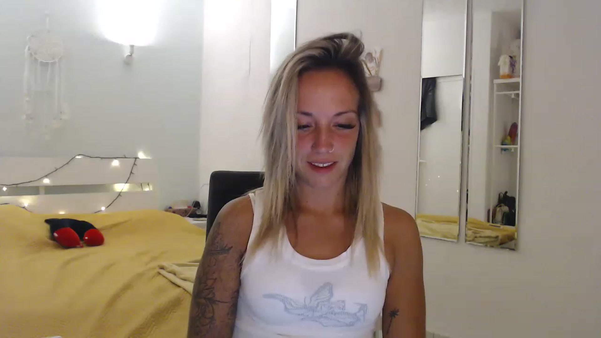 Gallery image thumbnail from Hotangelalli's myfreecams stream on, 07/27/2023, 23:23 image 2 of 20