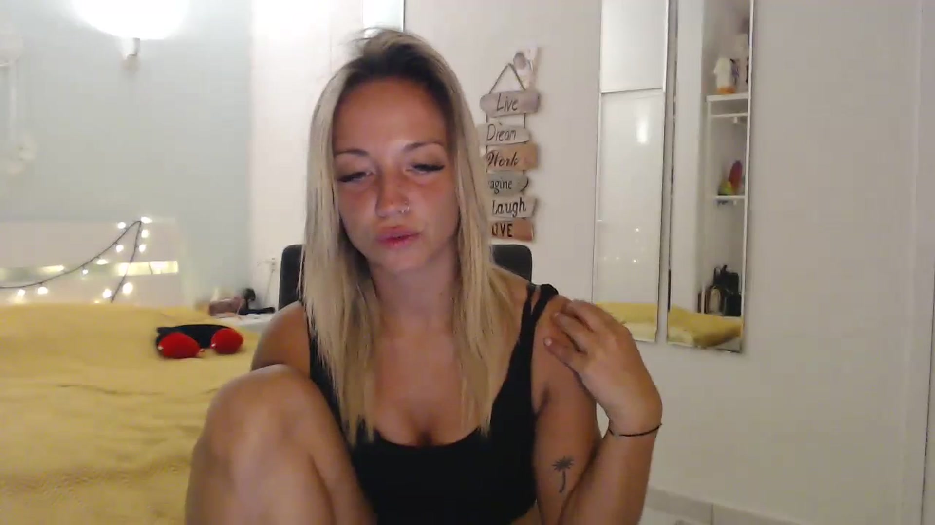Gallery image thumbnail from Hotangelalli's myfreecams stream on, 07/31/2023, 01:22 image 13 of 20