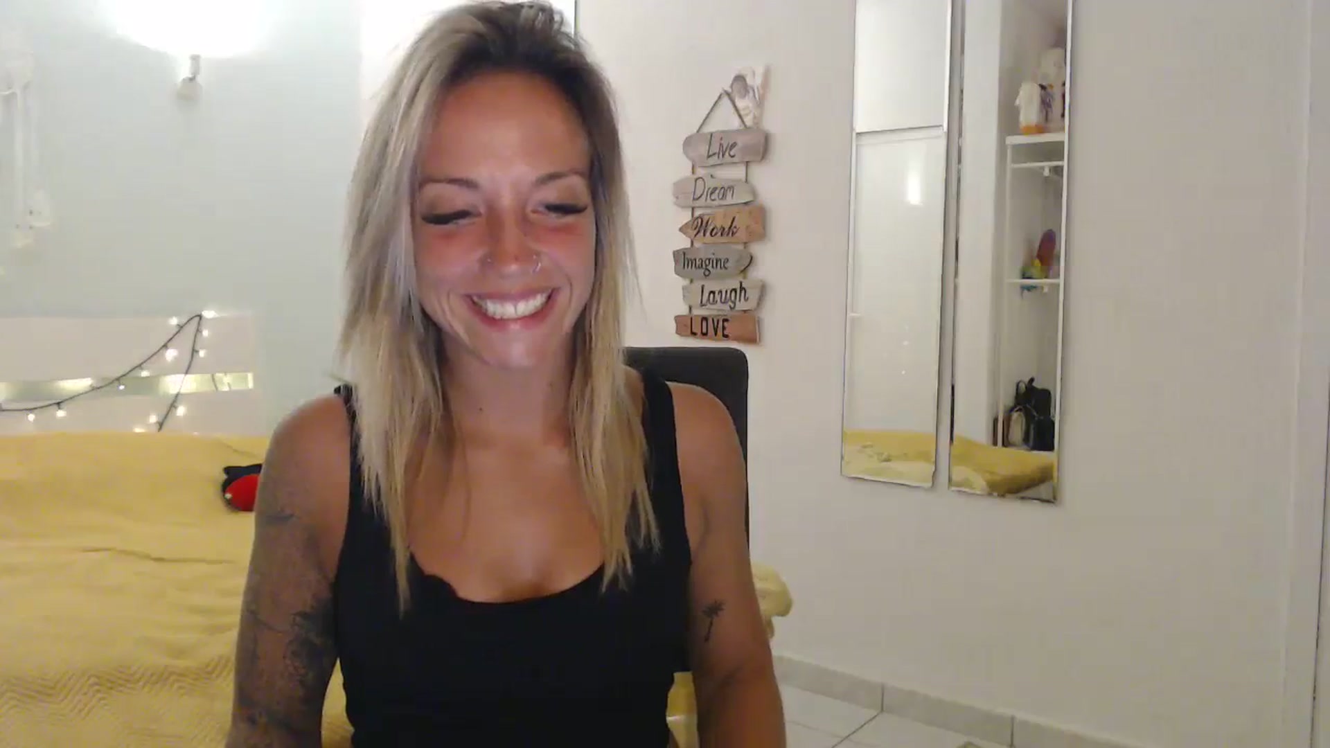 Gallery image thumbnail from Hotangelalli's myfreecams stream on, 07/31/2023, 01:22 image 20 of 20