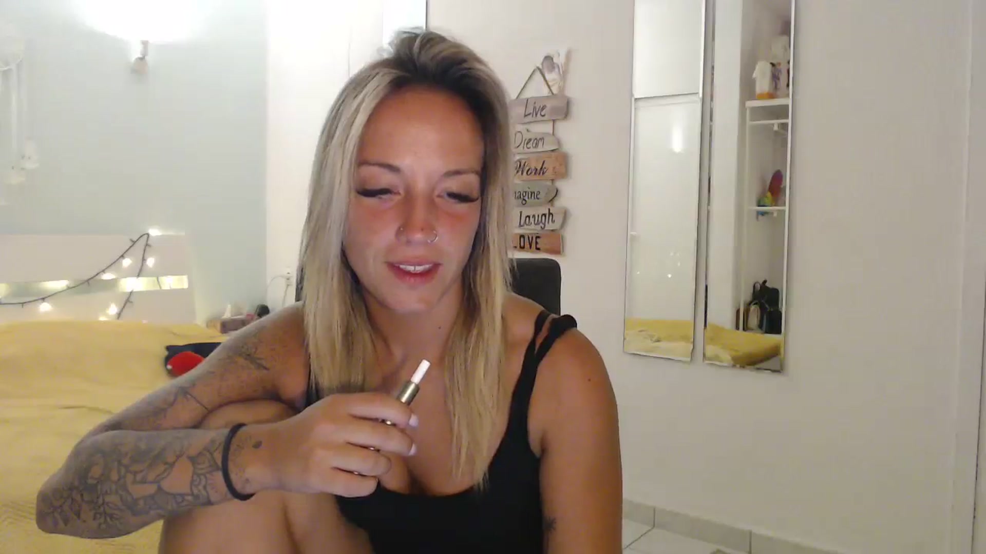 Gallery image thumbnail from Hotangelalli's myfreecams stream on, 07/31/2023, 01:22 image 11 of 20