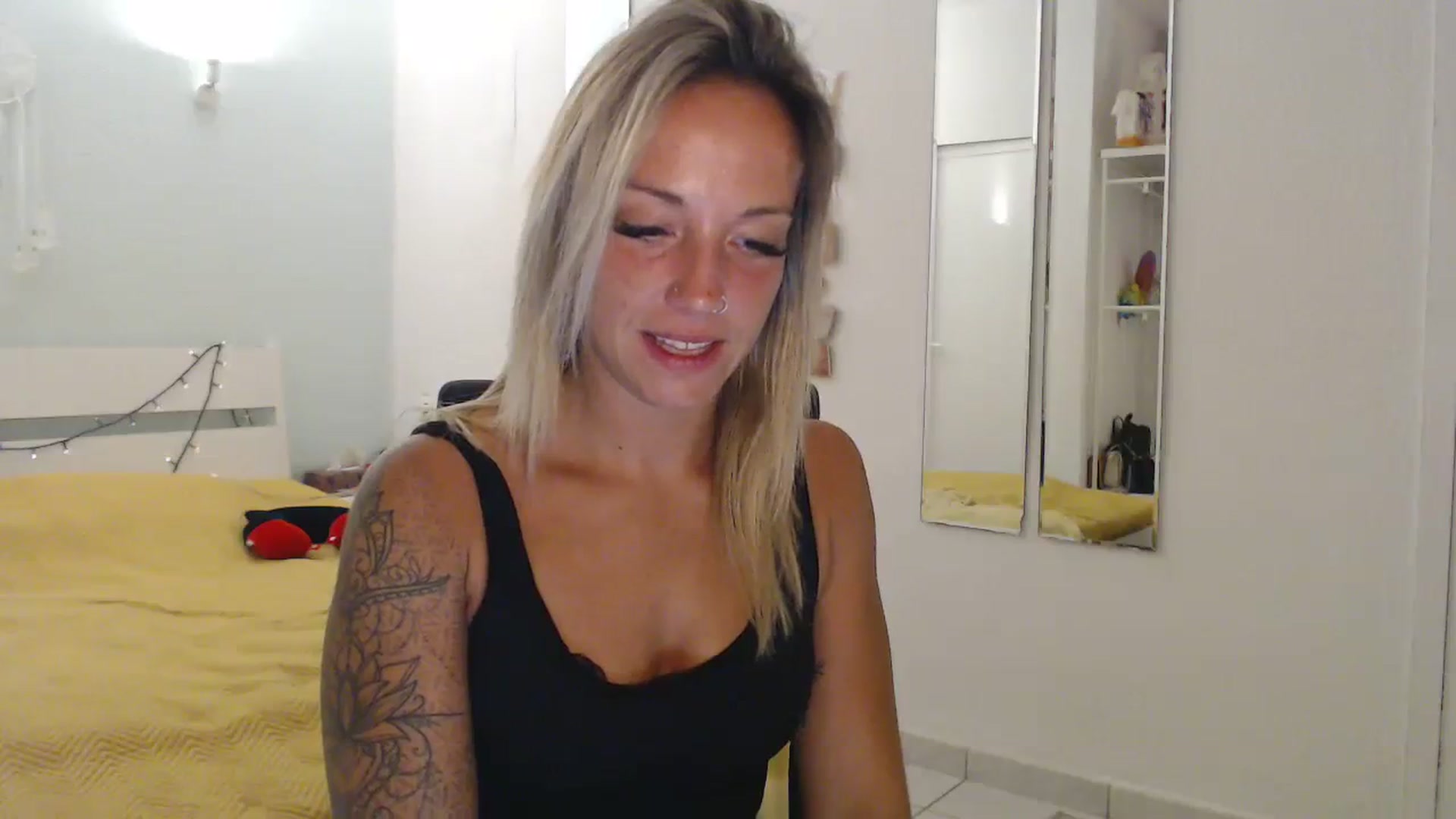 Gallery image thumbnail from Hotangelalli's myfreecams stream on, 07/31/2023, 01:22 image 19 of 20